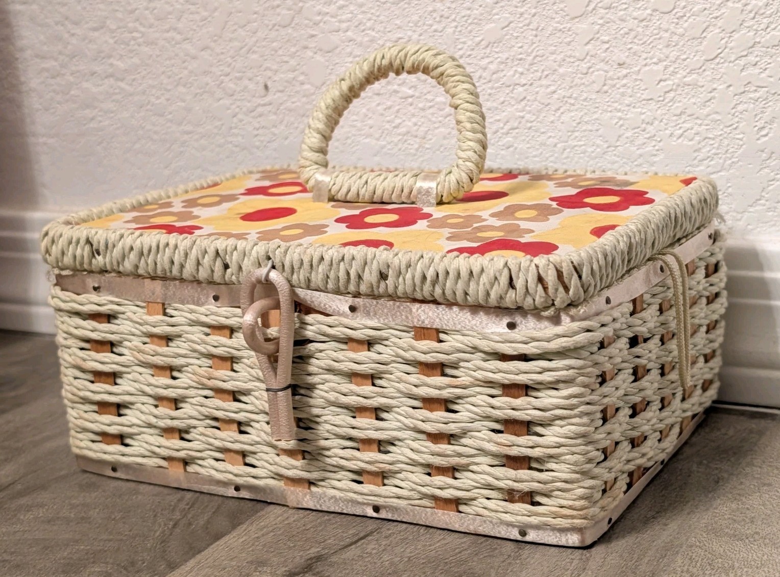 VTG DRITZ Scovill Japan Sewing Box Basket Woven Wicker Handled 8\