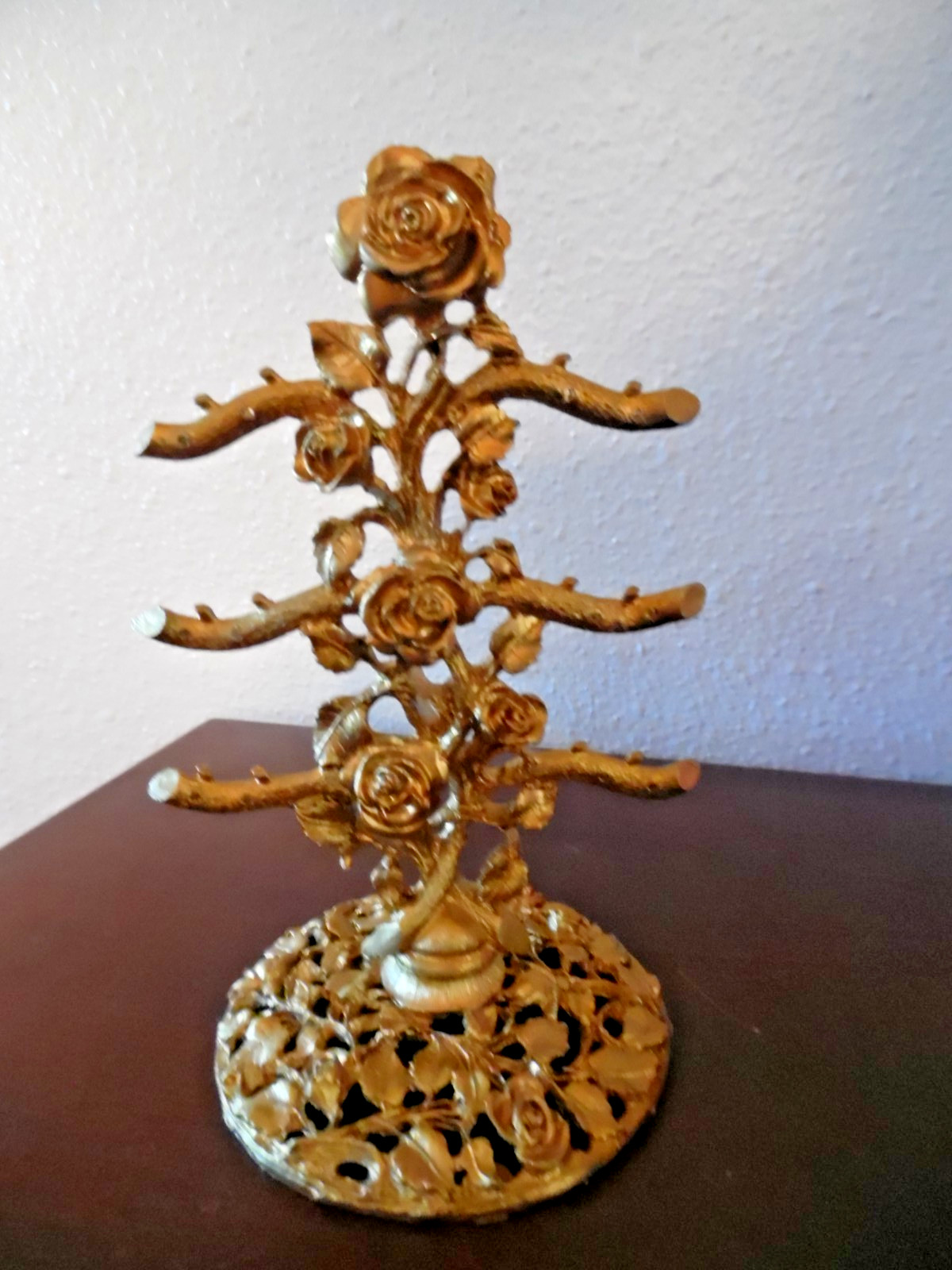 VINTAHE MATSON ORMOLU EARRING HOLDER,ROSES