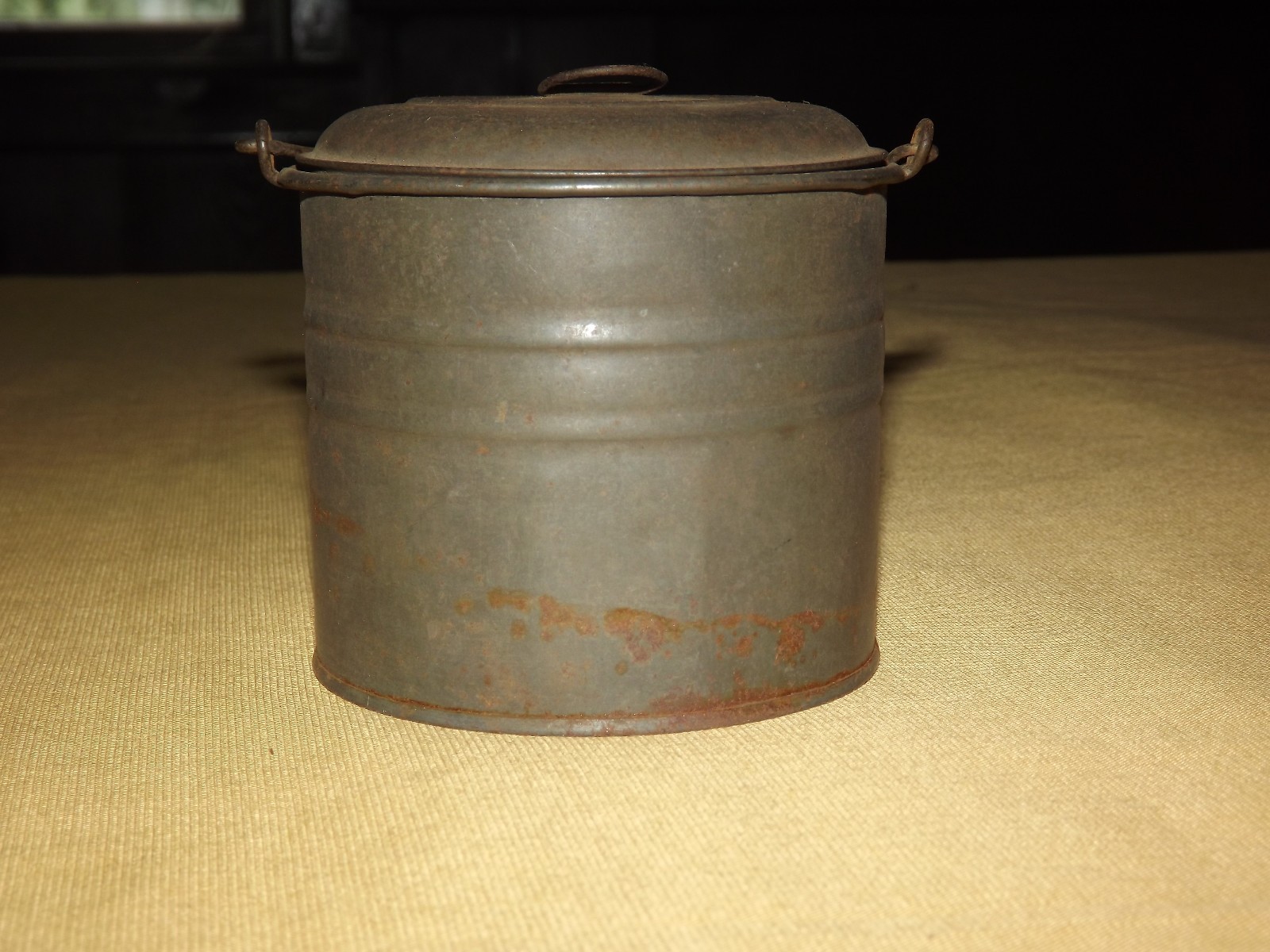 VINTAGE OLD KITCHEN  3 1/2\