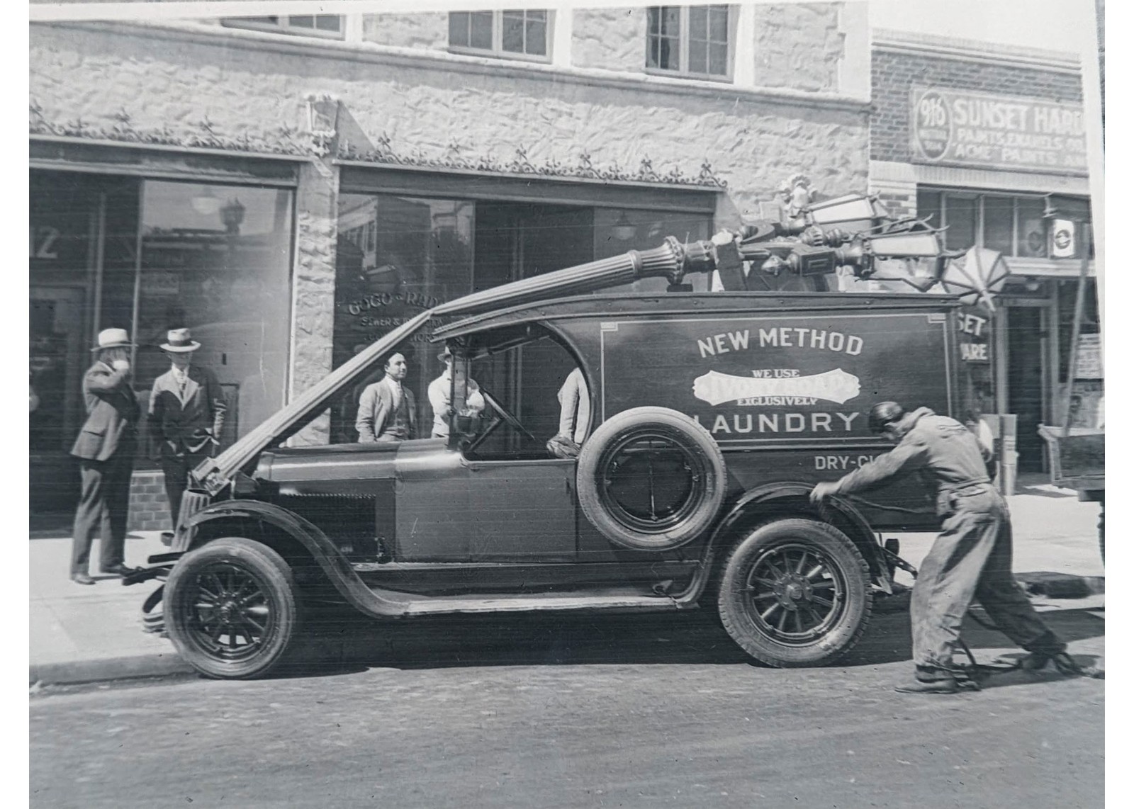 1929 LA Laundry Truck Lamp Post Crash Glass Plate Negative Period Press Copy