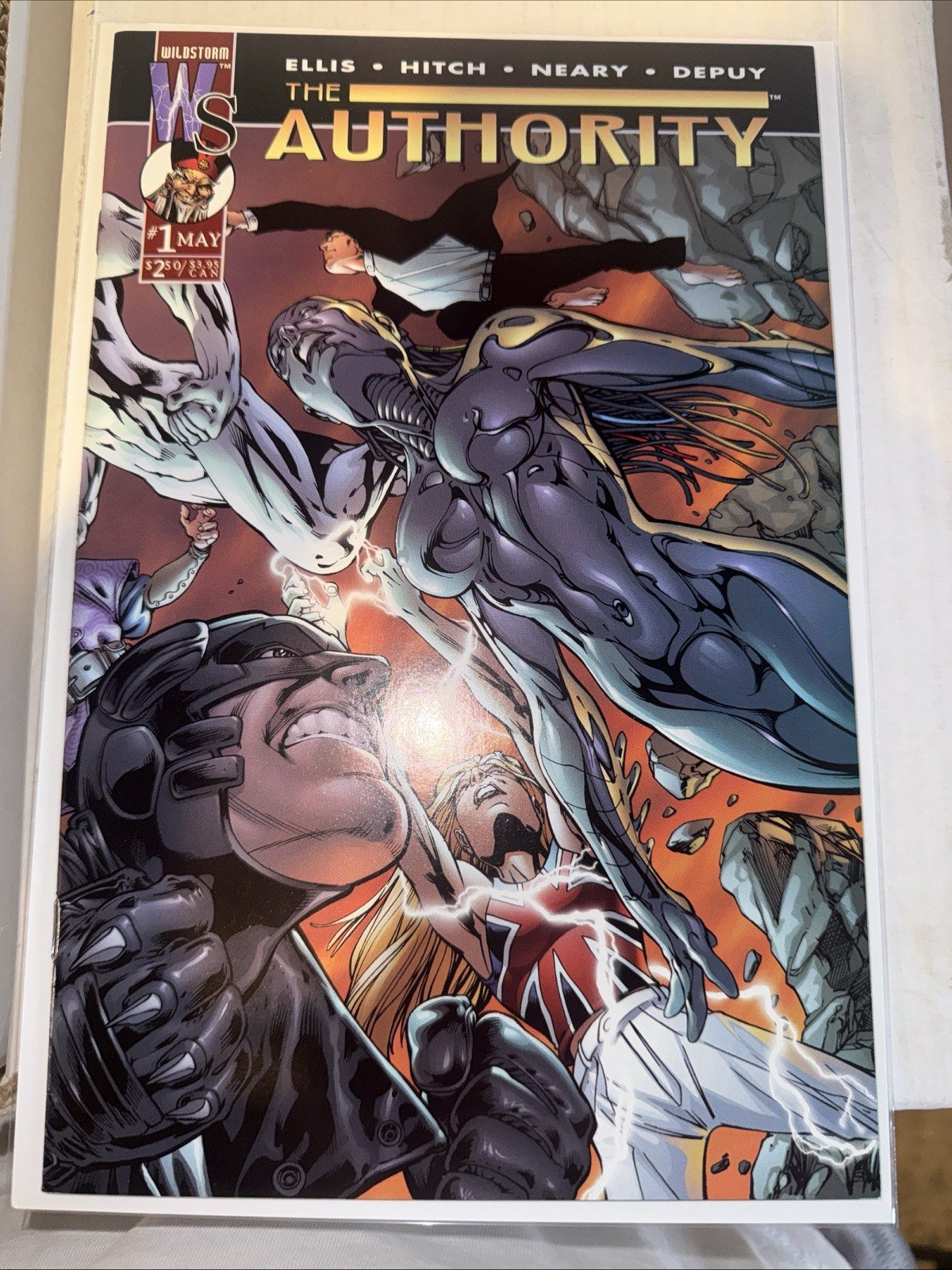The Authority #1 (Wildstorm, 1999) NM, 1st app Engineer Warren Ellis