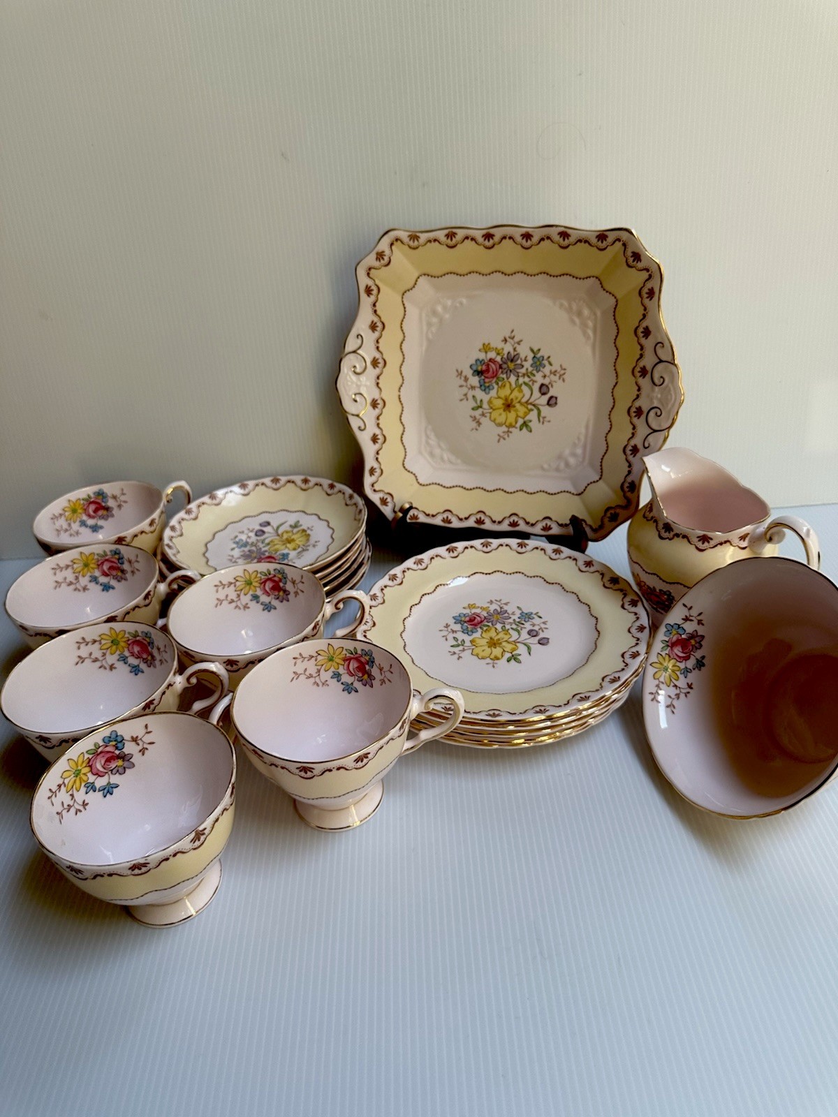 VTG ‘TUSCAN” ENGLAND  BONE CHINA TEA SET 20PC CREAM PINK FLORAL SPRAYS GOLD EDGE