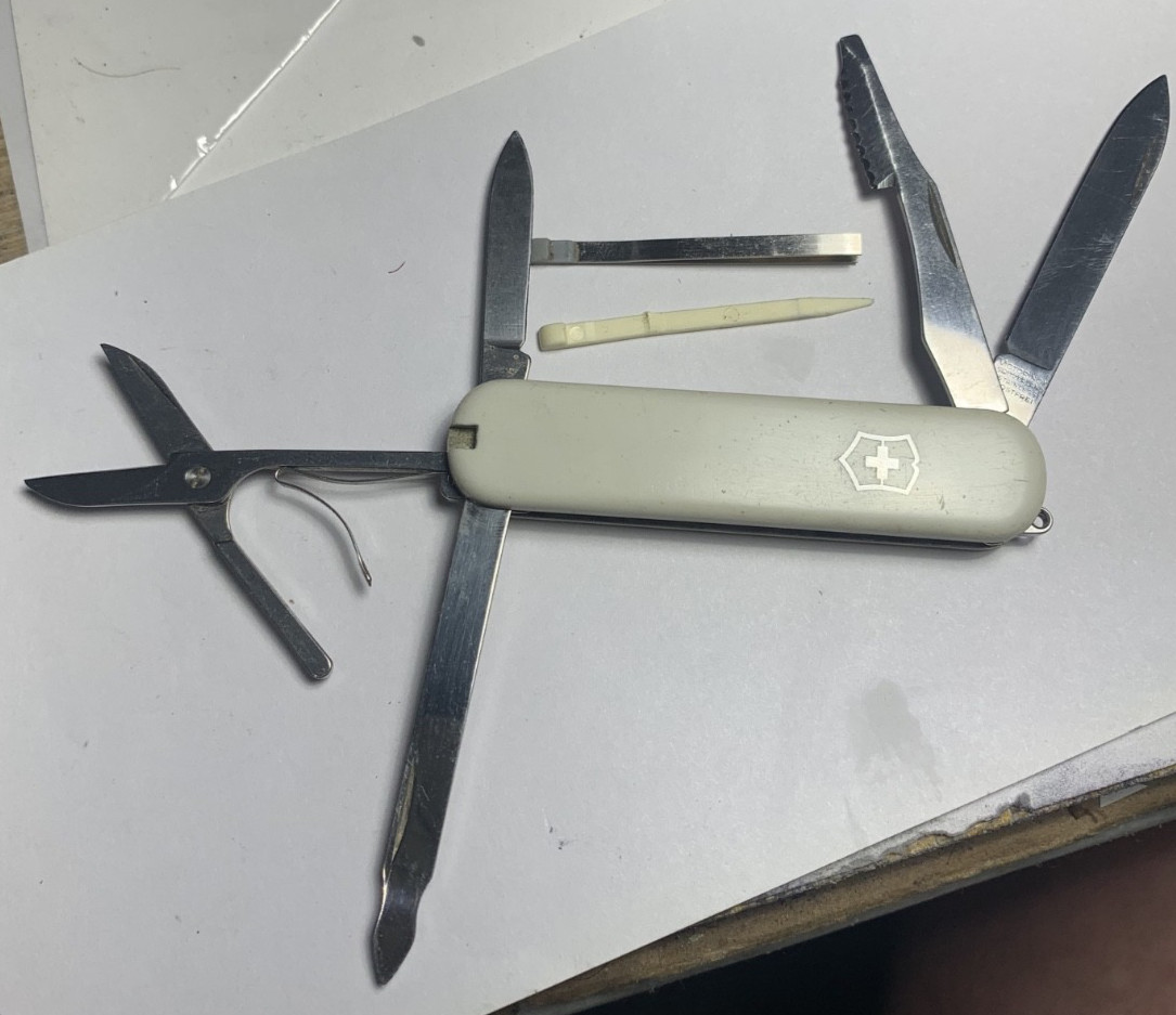 Vintage Victorinox Victoria Executive Swiss Army Knife W1