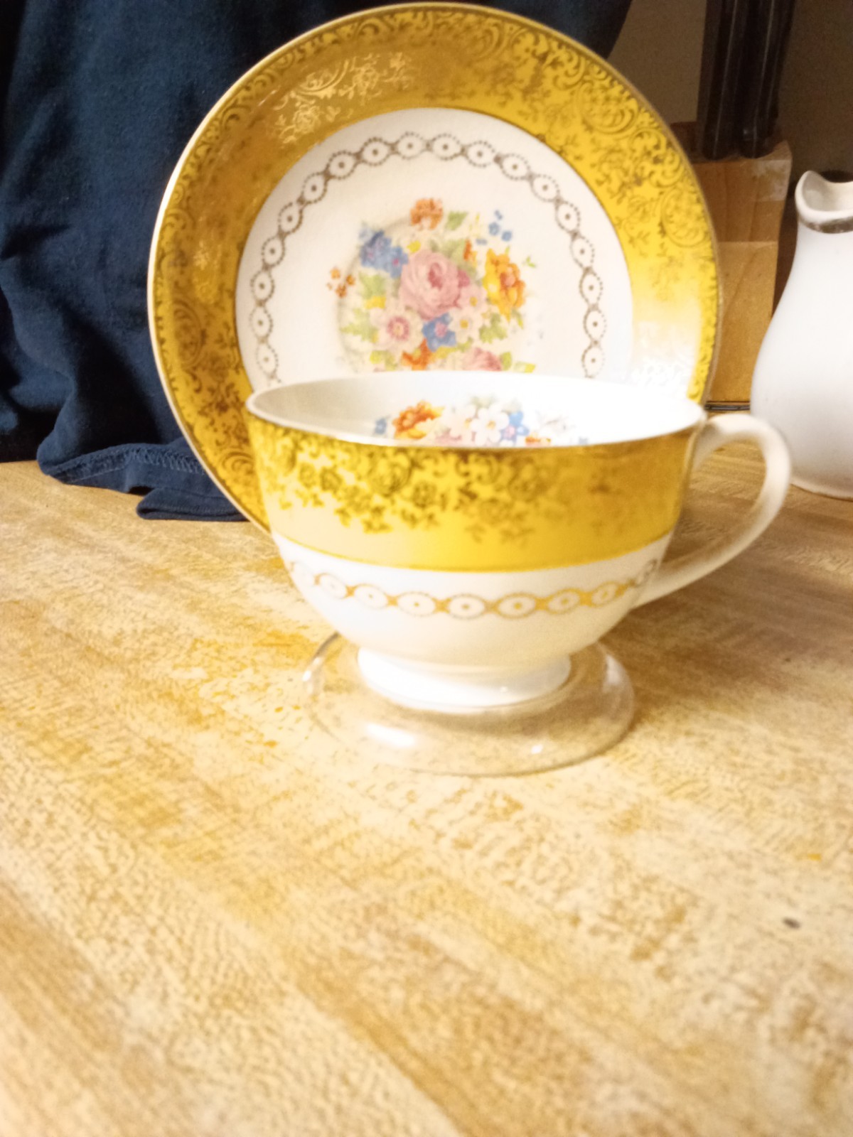 Vtg Southern Potteries 22K Gold Filigree Teacup Saucer Set Floral Bouquet USA