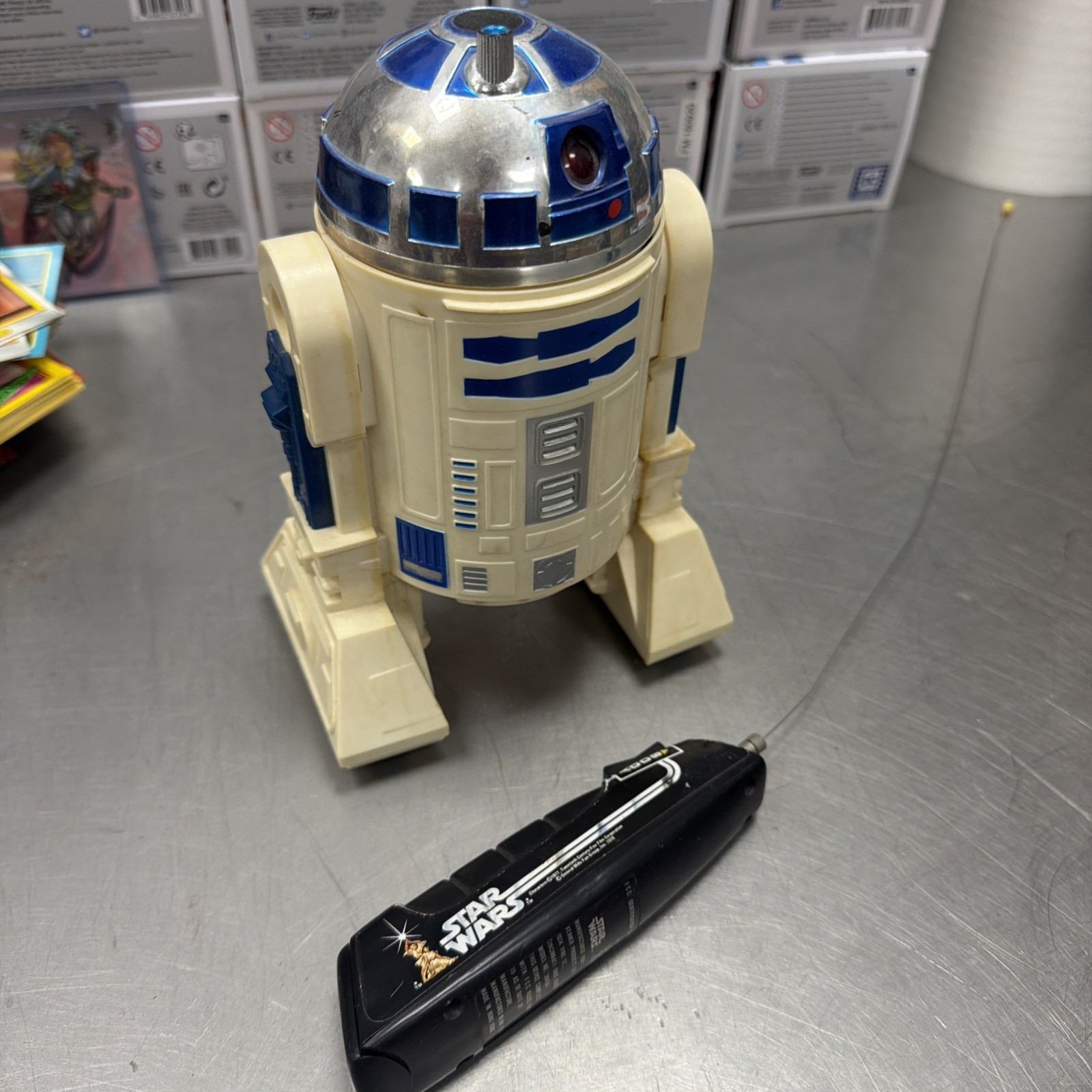 VTG Original 20th Century Star Wars Radio Controlled R2-D2 W/Remote & Antenna