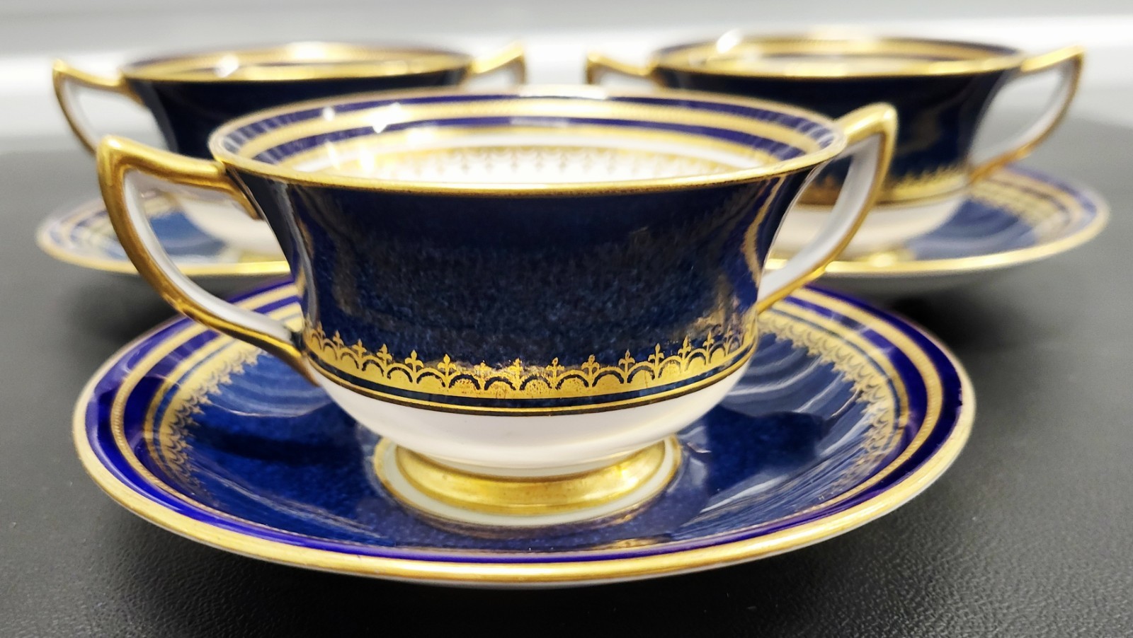 Aynsley Bone China Made In England Deep Blue And Gold Teacup And Saucer Set Of 3 Aynsley Bone China Made In England Deep Blue And Gold Teacup And Saucer Set Of 3