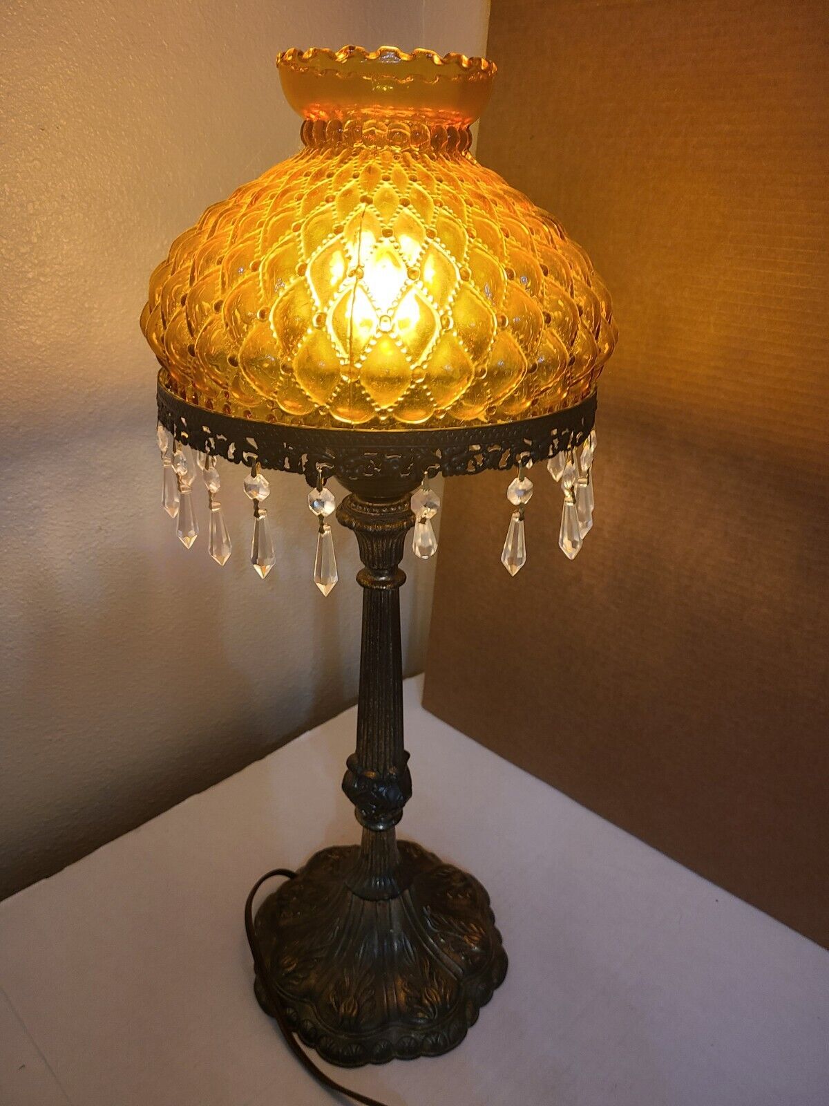 BEAUTIFUL Antique Bronze/Brass Amber Lamp with  Crystals Teardrops - LOOK