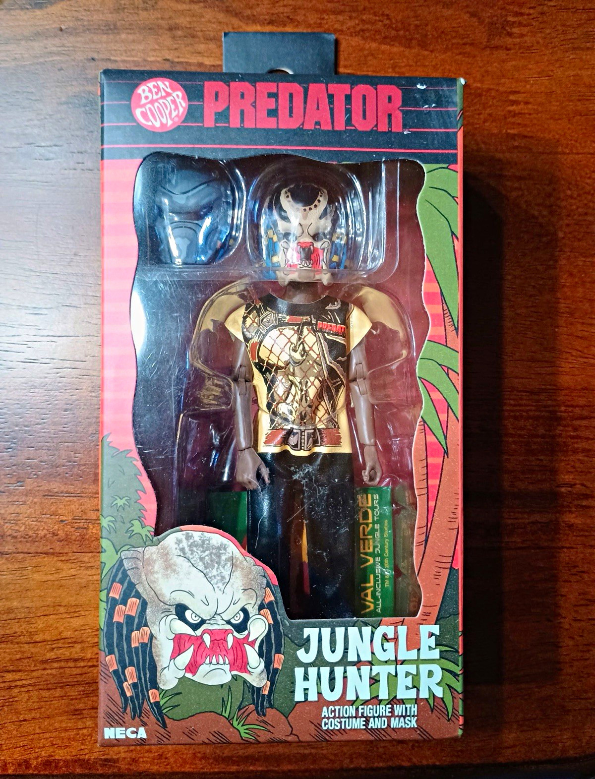 NECA Predator Jungle Hunter Action Figure 5.5 in w/ Ben Cooper Costume & Mask