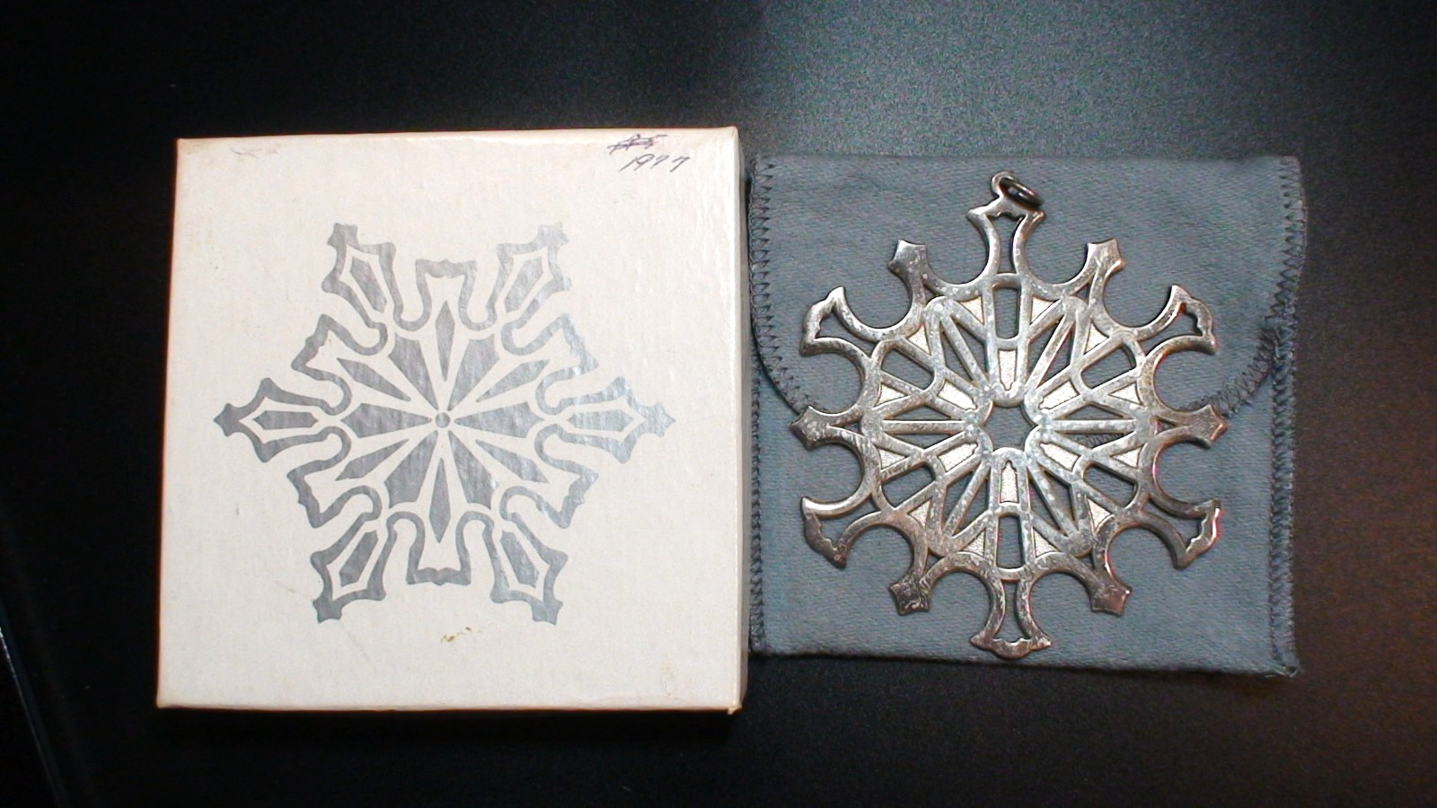 925 STERLING SILVER 1978 SNOWFLAKE CHRISTMAS ORNAMENT METROPOLITAN MUSEUM OF ART