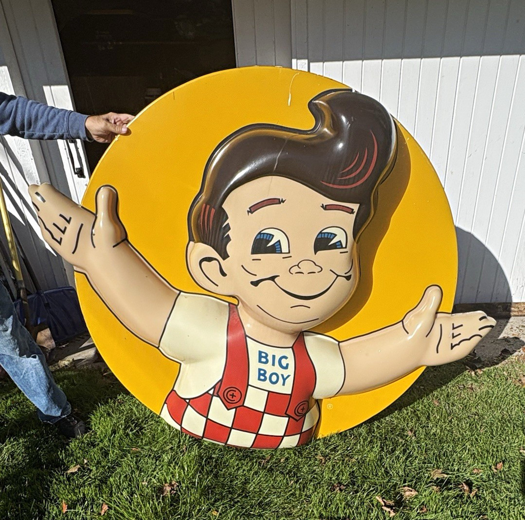 Big Boy Restaurant & Fast Food Advertising Sign, Yellow Round, Red/White Outfit