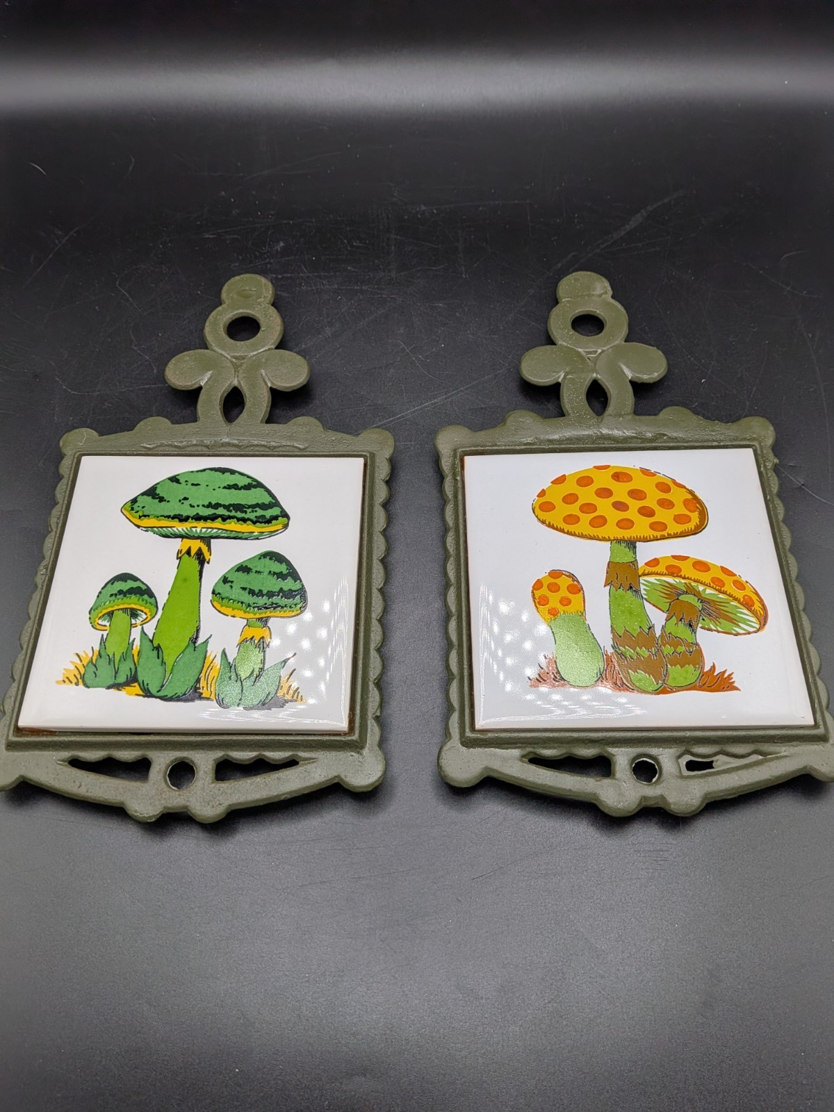 2 VTG Mushrooms Ceramic Tile Cast Iron Hot Plate Trivet TAIWAN Kitchen 70s Green