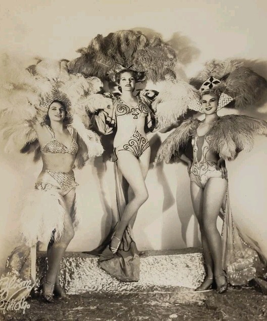 Vaudeville Dancer Publicity Photo 1930s Burlesque Women Broadway Passing Show