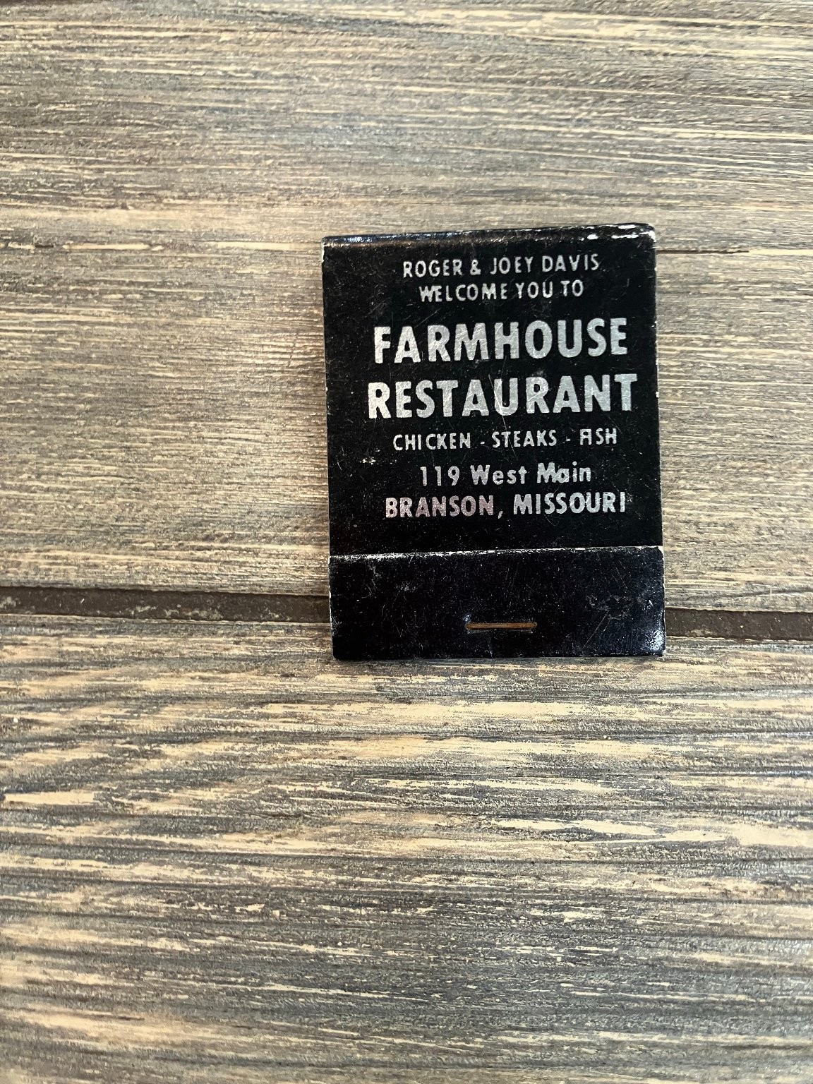 Farmhouse Restaurant Branson Missouri Vintage Black & Silver Matchbook