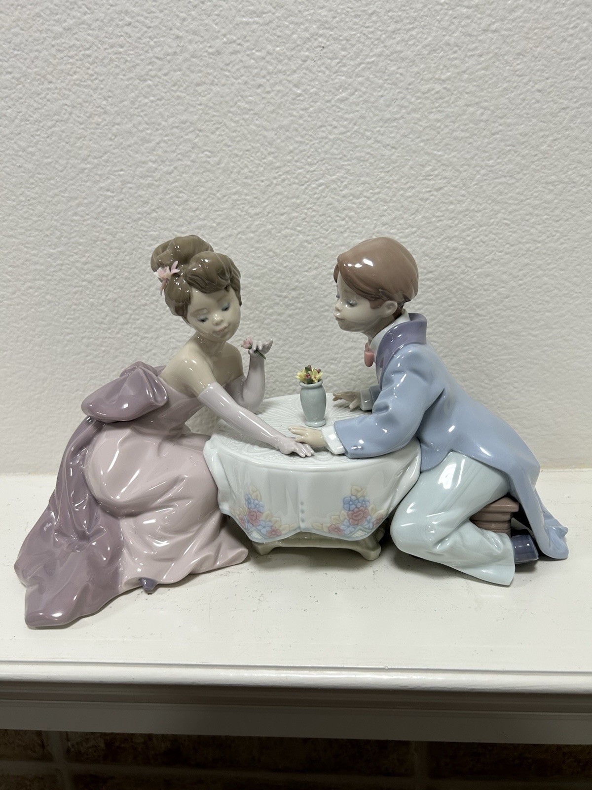 Lladro 6630 A Little Romance Porcelain Figurine – No Box