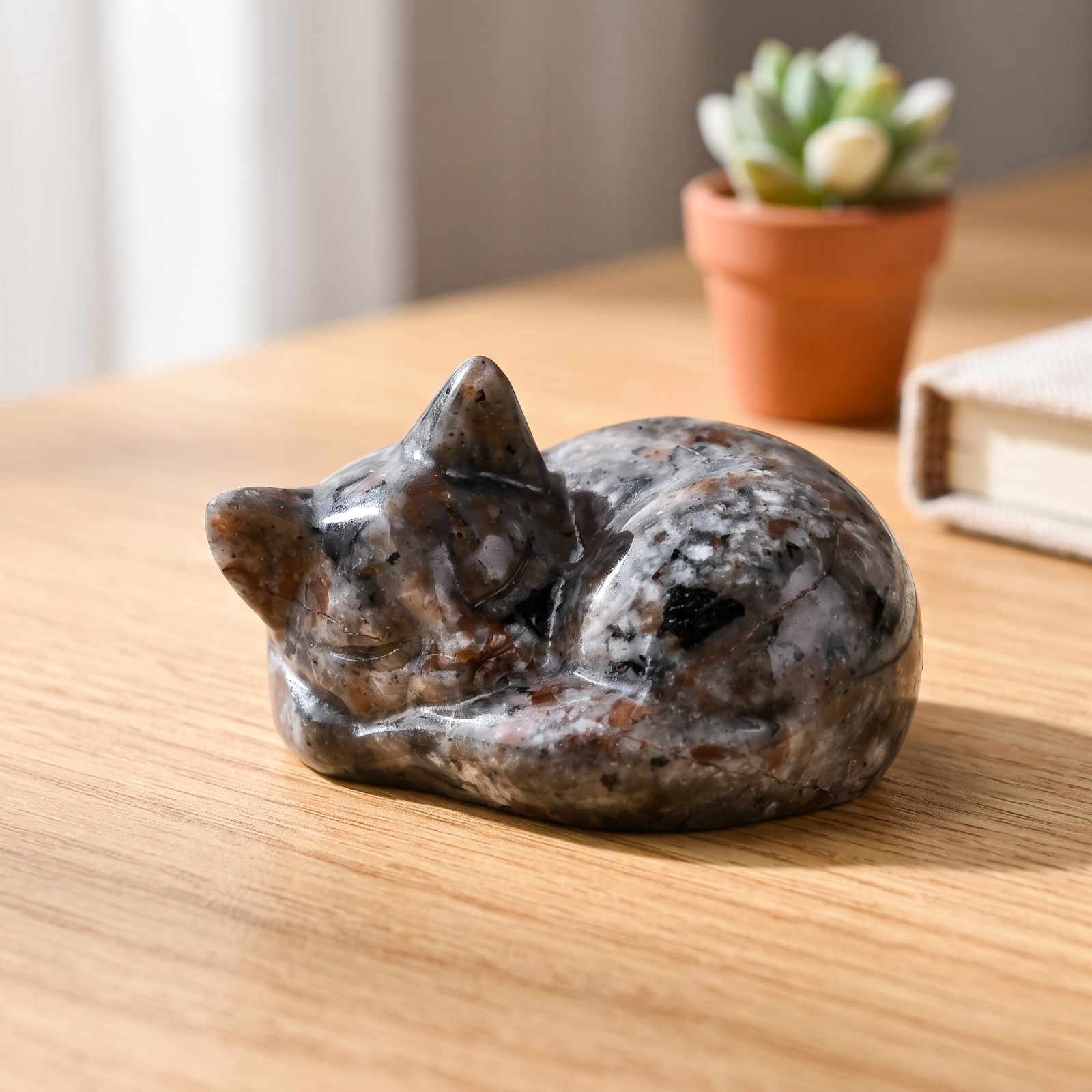 Natural Yooperlite Sleeping Cat Carving UV Glow Crystal Zen Figurine Decor