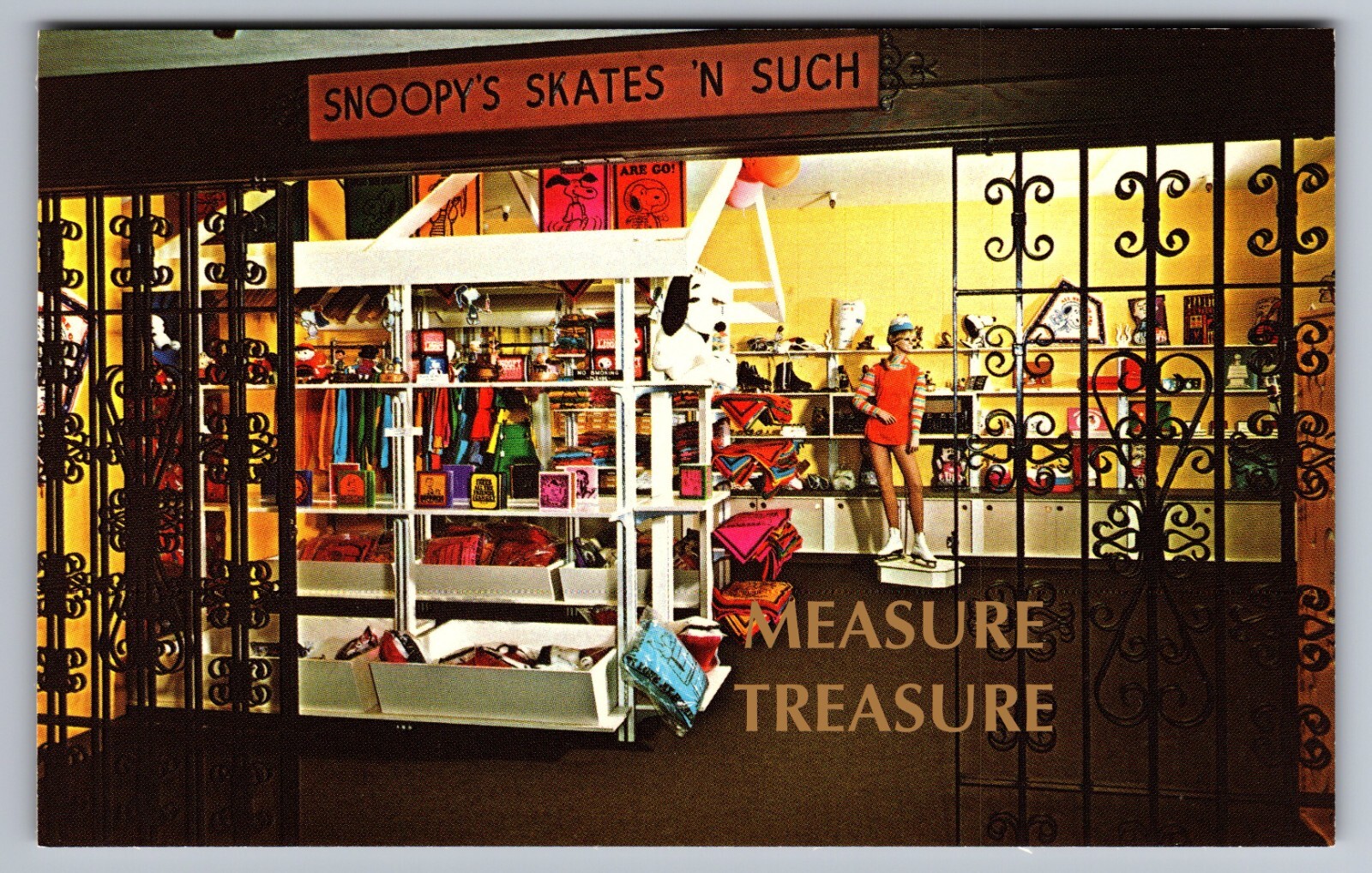 C.1970 SANTA ROSA, CA SNOOPY SCHULZ STORE IN ICE SKATING ARENA Postcard P65
