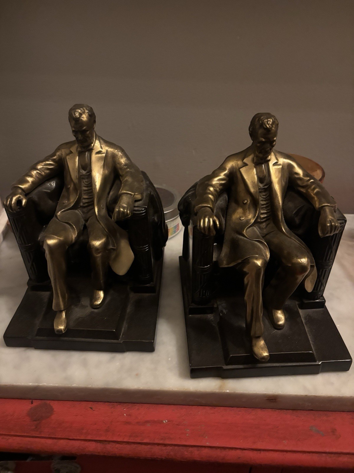 2 Vintage Lincoln in the Chair Statue Philadelphia Mfg Heavy Metal 7” bookends 2 Vintage Lincoln in the Chair Statue Philadelphia Mfg Heavy Metal 7” bookends
