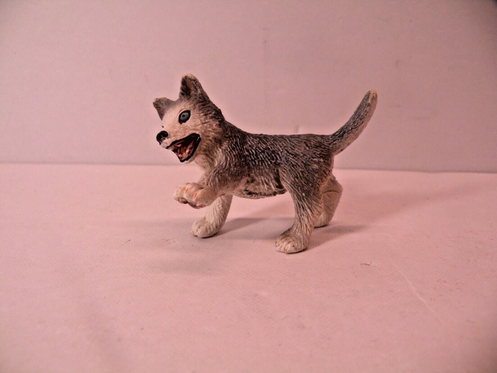 Schleich HUSKY Pup 2007 Retired Dog Puppy Figure Paw Up Playing B