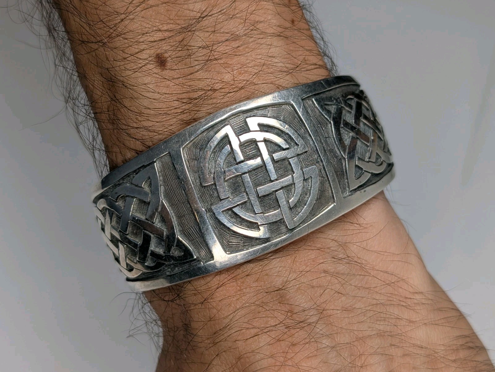 Vtg Hopi Sterling Silver Overlay Celtic Knot Cuff Bracelet Heavy 56g Sz 7.5 Vtg Hopi Sterling Silver Overlay Celtic Knot Cuff Bracelet Heavy 56g Sz 7.5