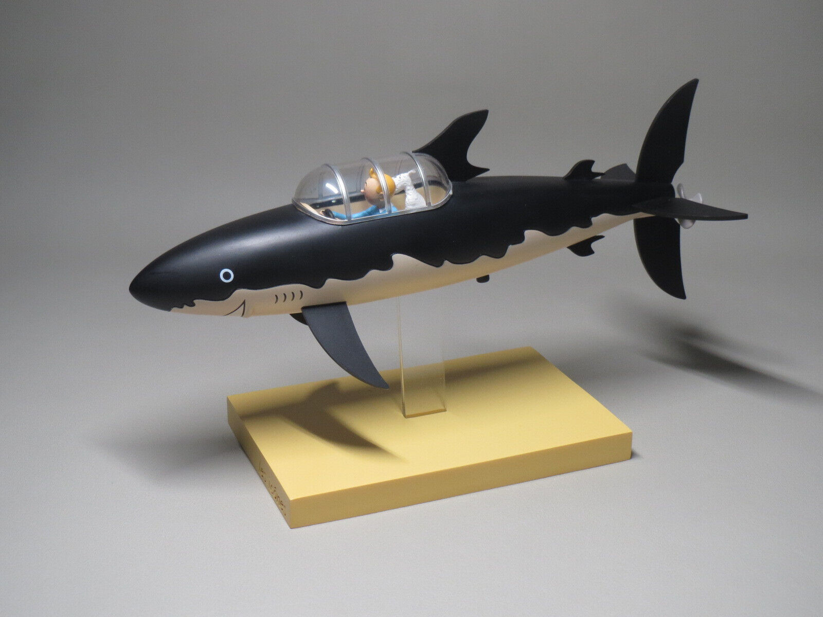 Tintin and Snowy in the Submarine Shark. 26.5 cm  (Moulinsart 46402)