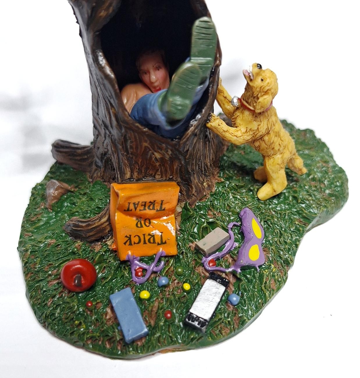 Lemax Spooky Town Trick or Treater Eating Tree intro 1985 retired 1988 Open Box