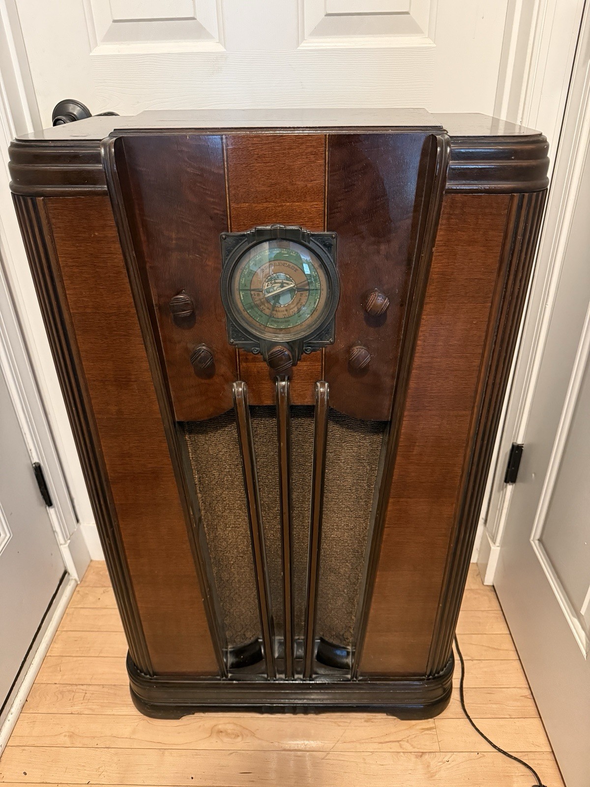 Antique 1935 Floor Console Wood Tube Sears Silvertone Model 1965 Radio Art Deco
