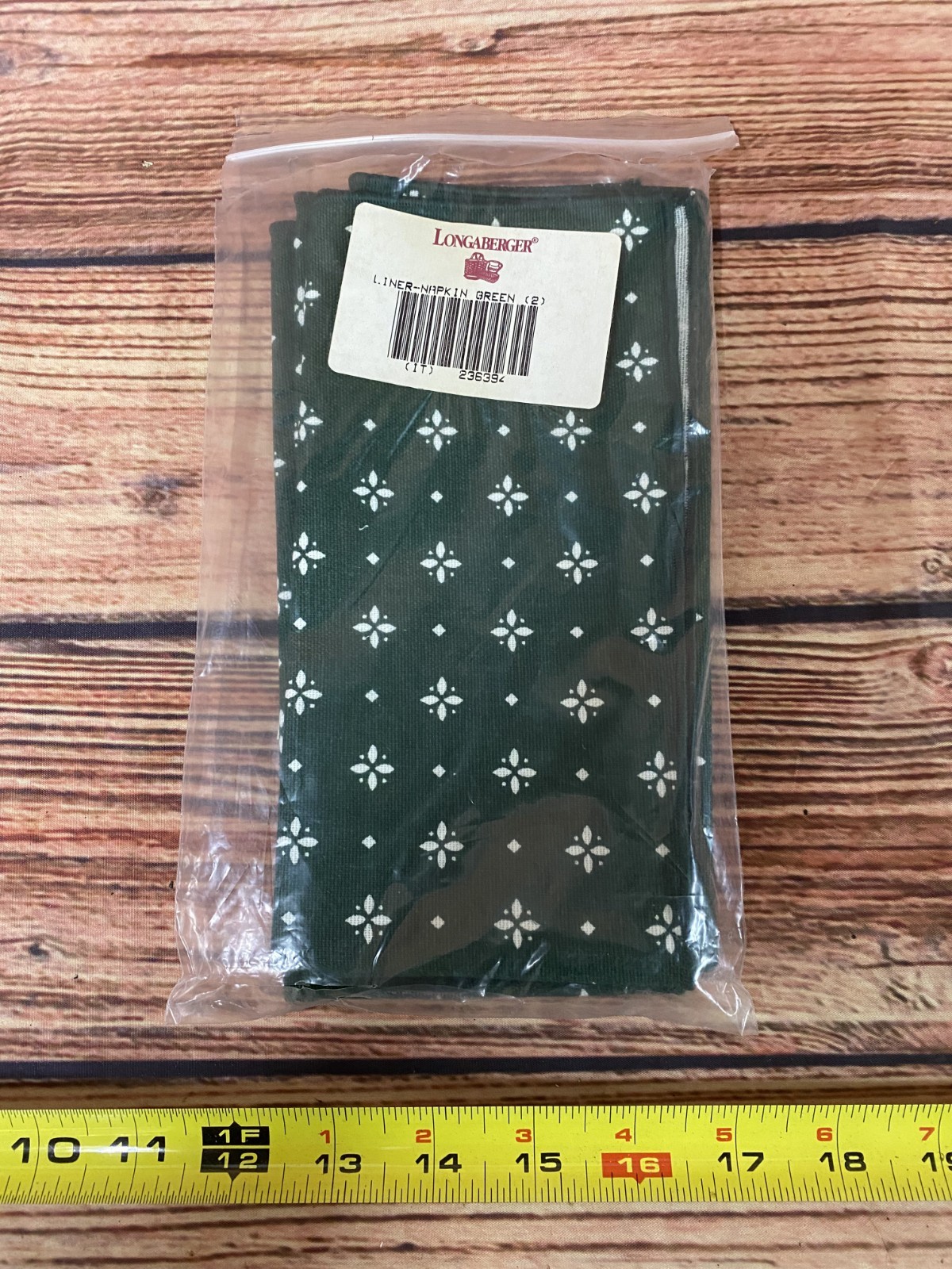 Longaberger napkins 2 pack Size: 17x 16 1/2 inches green with white pattern Longaberger napkins 2 pack Size: 17x 16 1/2 inches green with white pattern