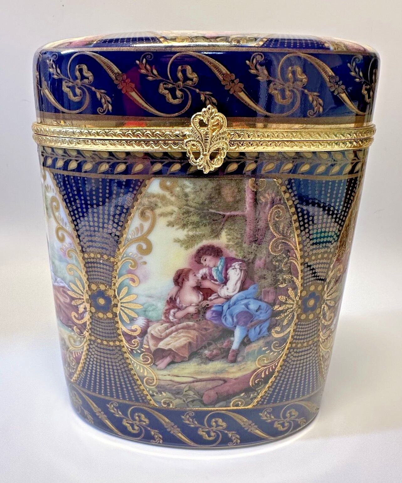 Vintage Limoges Porcelain Hand Painted Purple Decorative Oval Trinket Box 6.5\