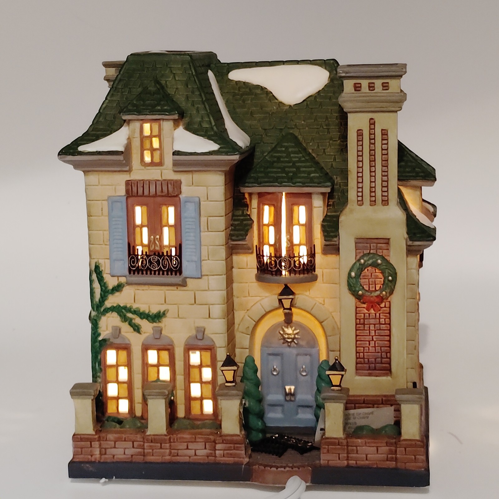Dept 56 Christmas in the City Gardengate House 58915 Lighted Building- Works