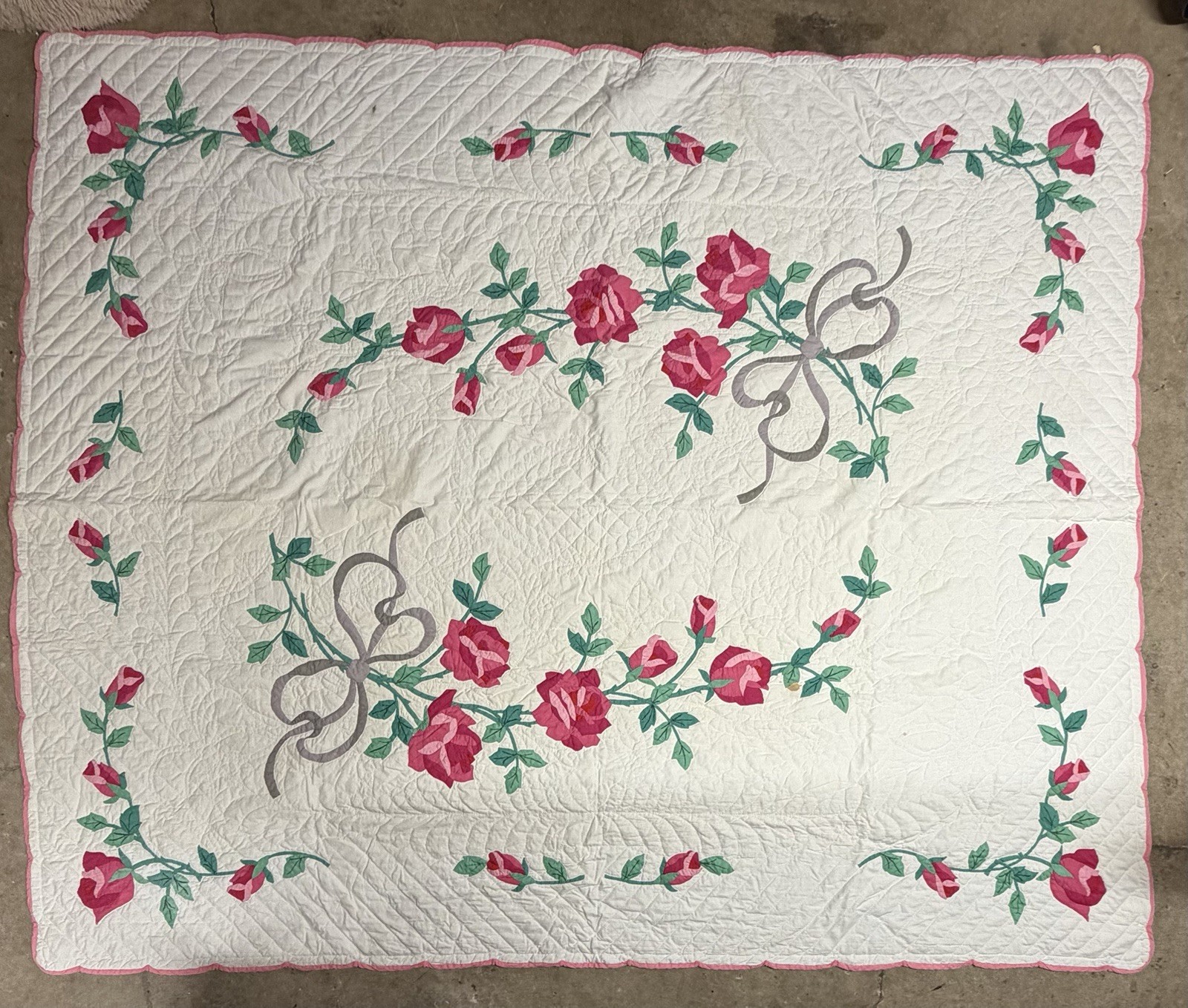 Large BEAUTIFUL Vintage Rose Wreath Applique Antique Quilt Some Stains Large BEAUTIFUL Vintage Rose Wreath Applique Antique Quilt Some Stains