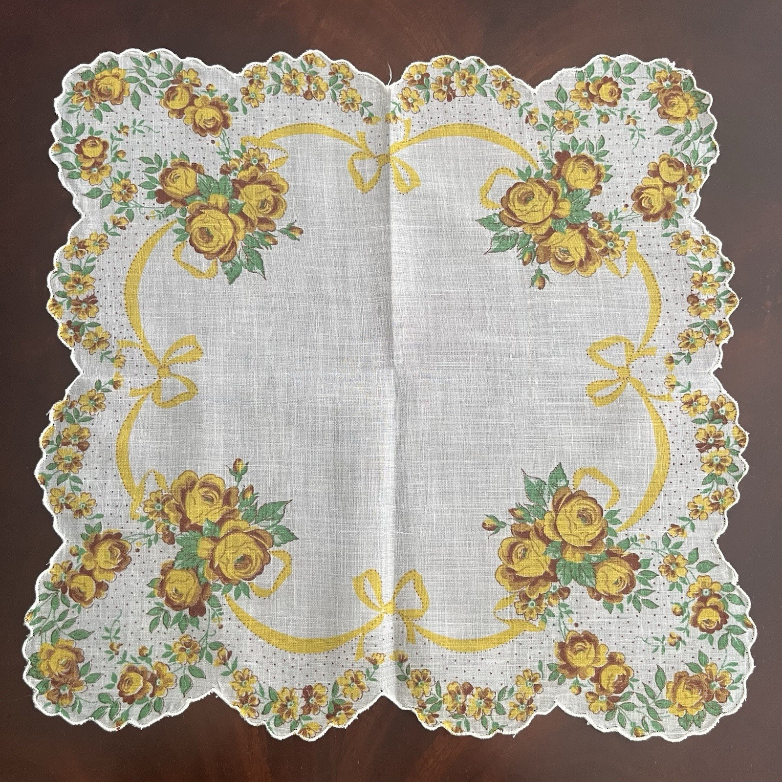 VTG Floral Hankie Roses Yellow & Brown Cotton Scalloped Edge 11\ VTG Floral Hankie Roses Yellow & Brown Cotton Scalloped Edge 11\