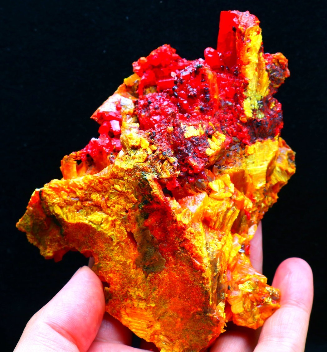 540g Rare Natural Best red Realgar Purple fluorite Mineral Display Specimen 540g Rare Natural Best red Realgar Purple fluorite Mineral Display Specimen