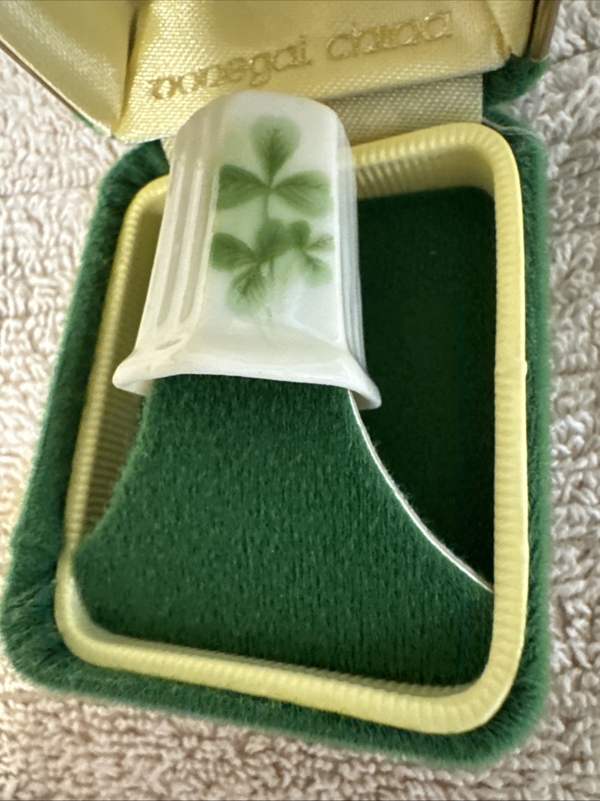 Vintage Donegal Parian China Thimble Green Box Clover