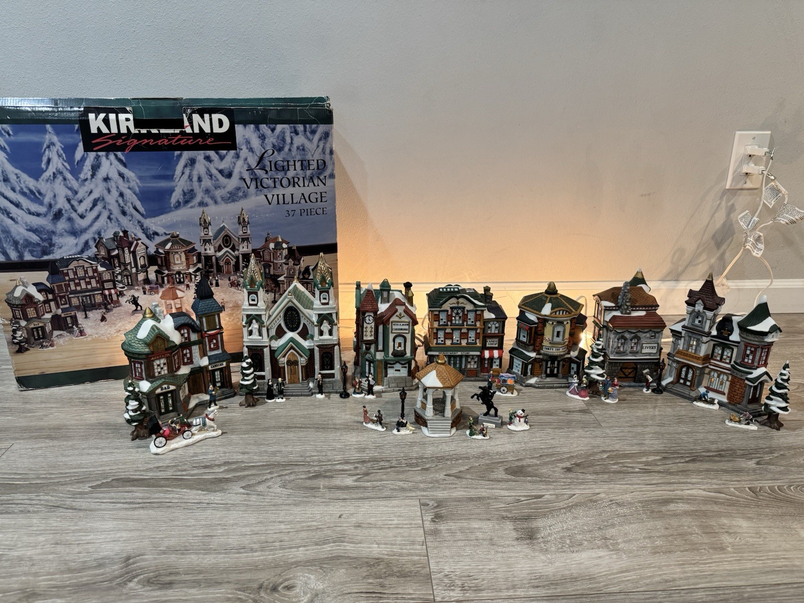 Kirkland Signature Lighted Victorian Village 37 Piece Holiday Christmas Vtg