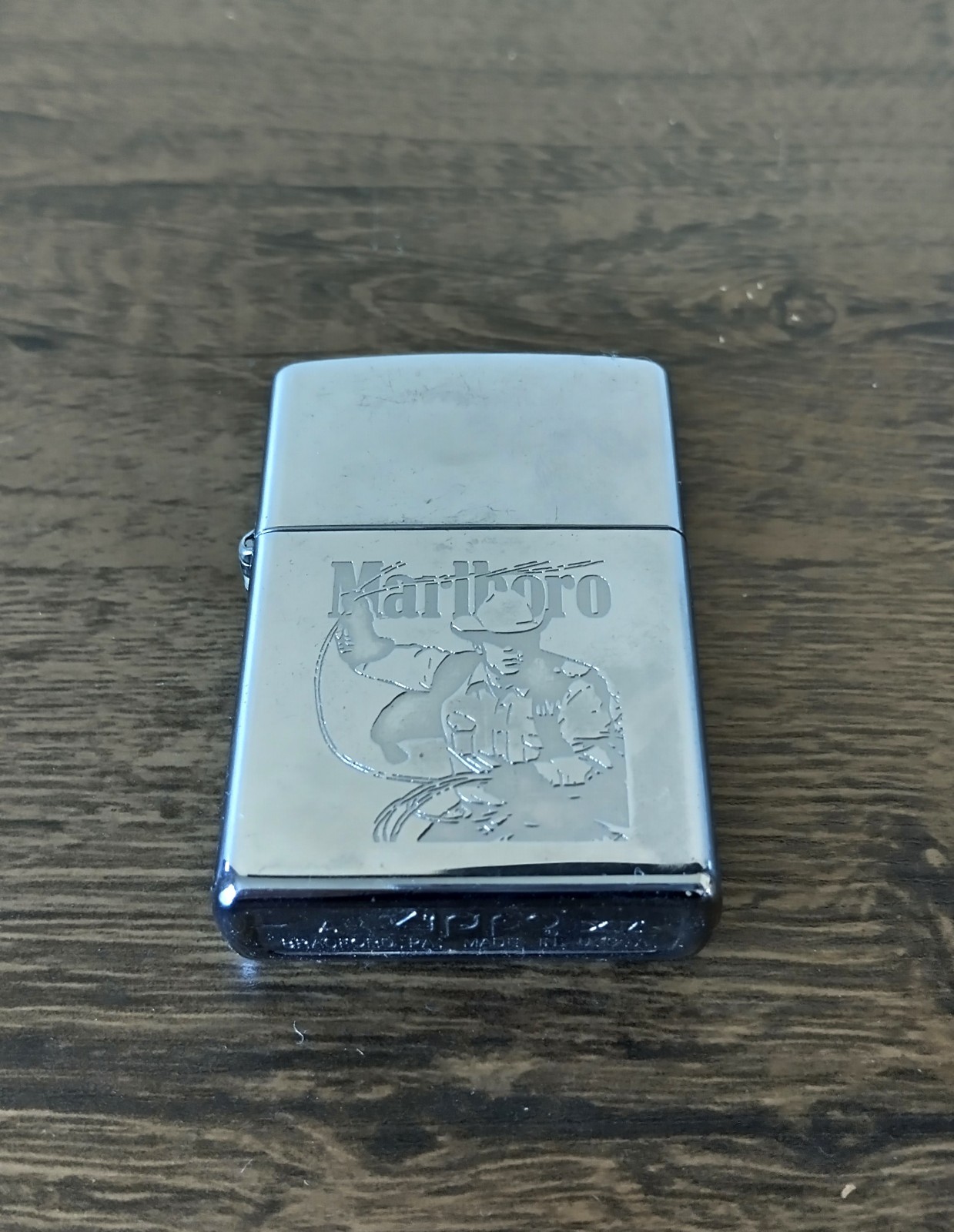 1999 Marlboro Zippo Lighter Chrome Cowboy Design Vintage Advertising USA 1999 Marlboro Zippo Lighter Chrome Cowboy Design Vintage Advertising USA