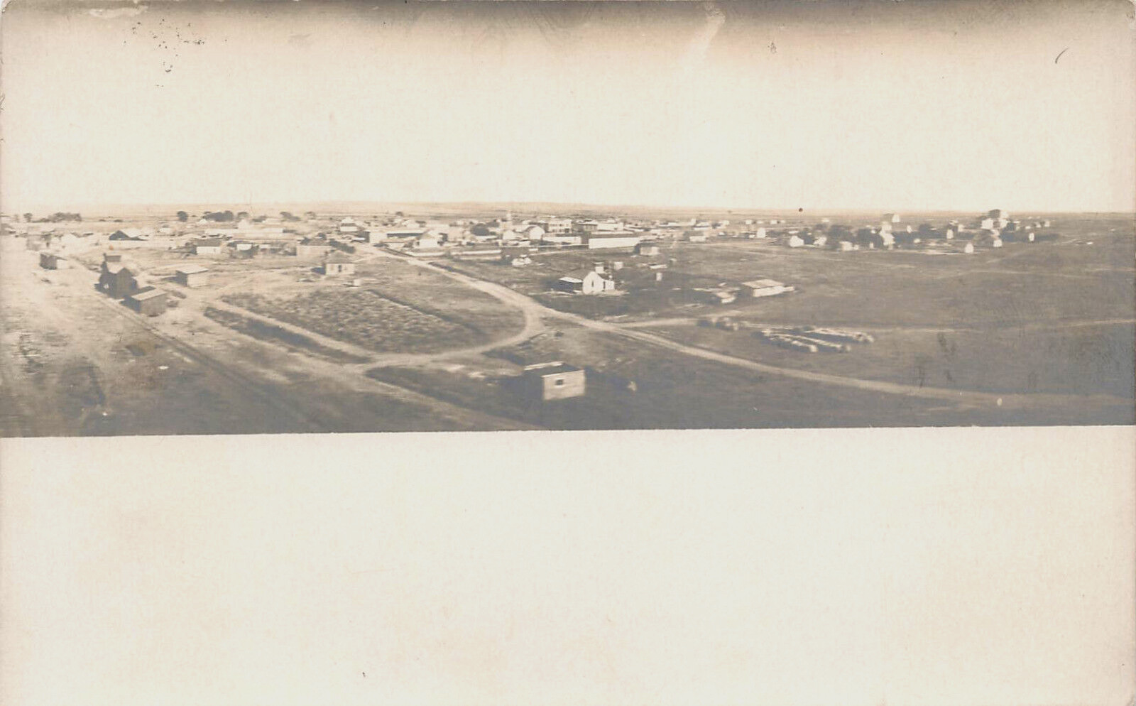 BIRDS EYE VIEW OF TOWN ON FLAT LAND REAL PHOTO POSTCARD MIDWEST 1910 RPPC BIRDS EYE VIEW OF TOWN ON FLAT LAND REAL PHOTO POSTCARD MIDWEST 1910 RPPC