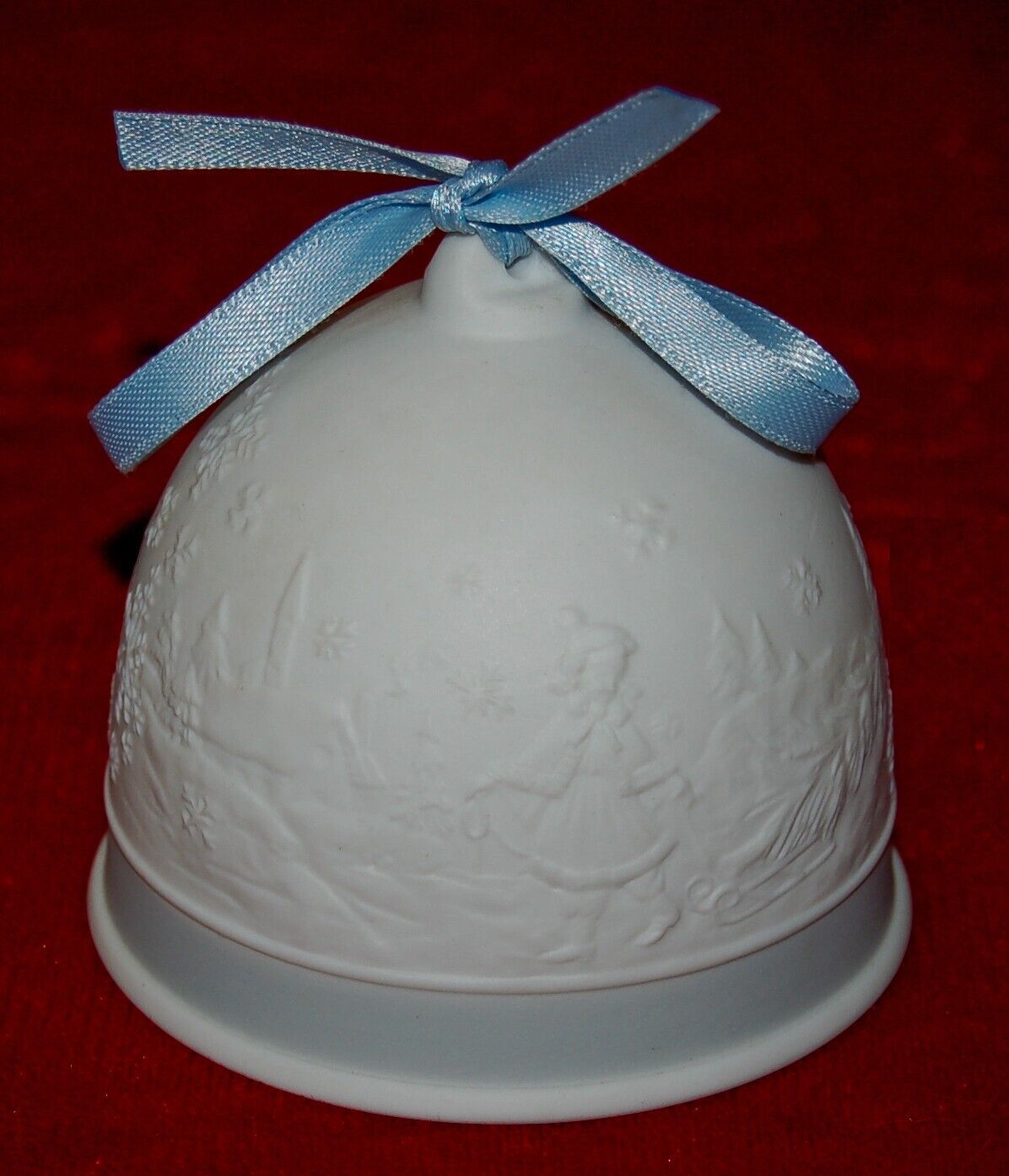 LLADRO Porcelain WINTER BELL #7616 Made in Spain