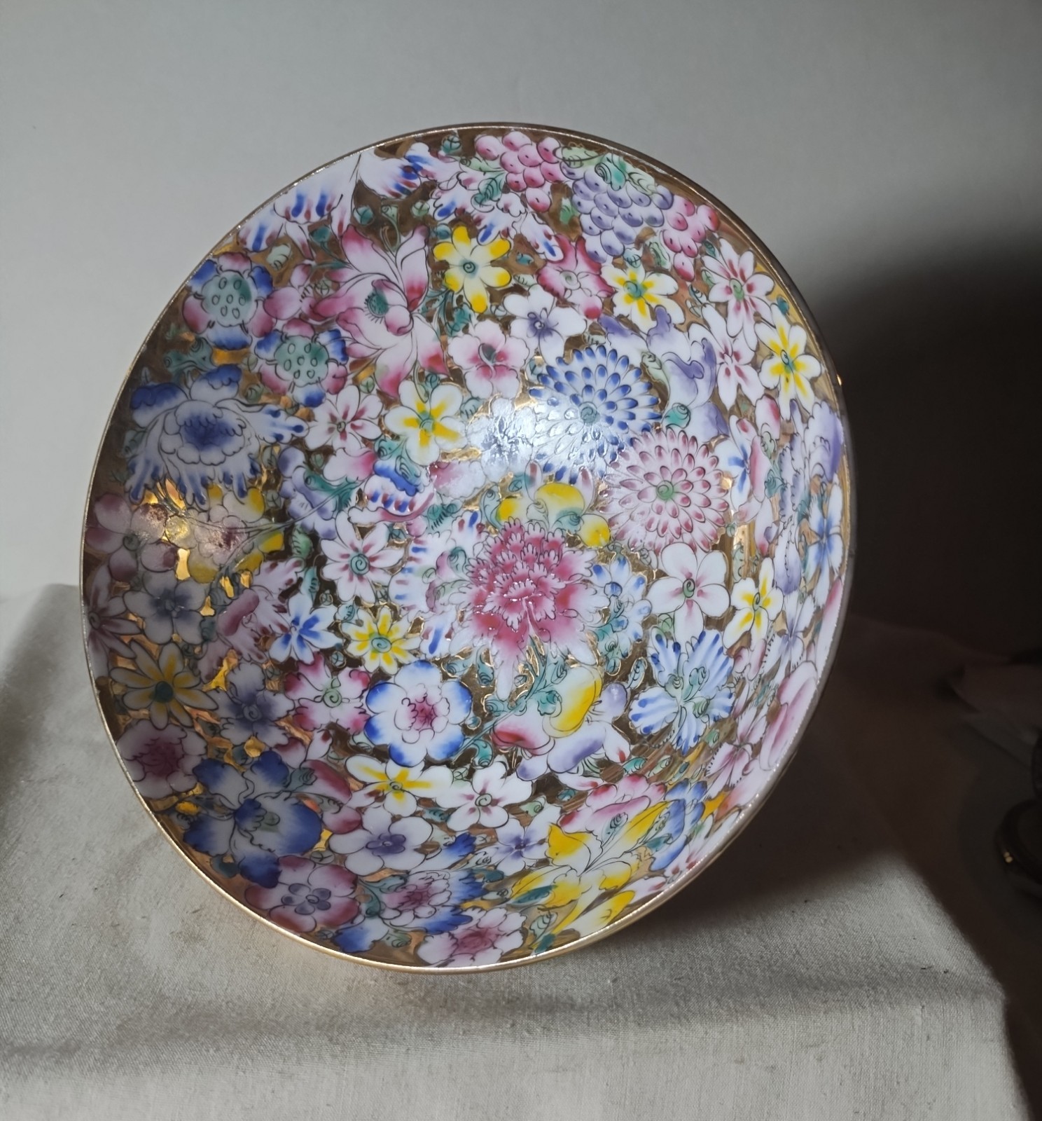 VTG JAPANESE MILLE-FLEUR (THOUSAND FLOWERS) W/GILT ACCENTS PORCELAIN BOWL 7-5/8”
