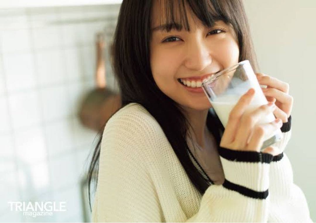 Haruka Kaki Triangle Magazine 01 SHOWROOM Poster