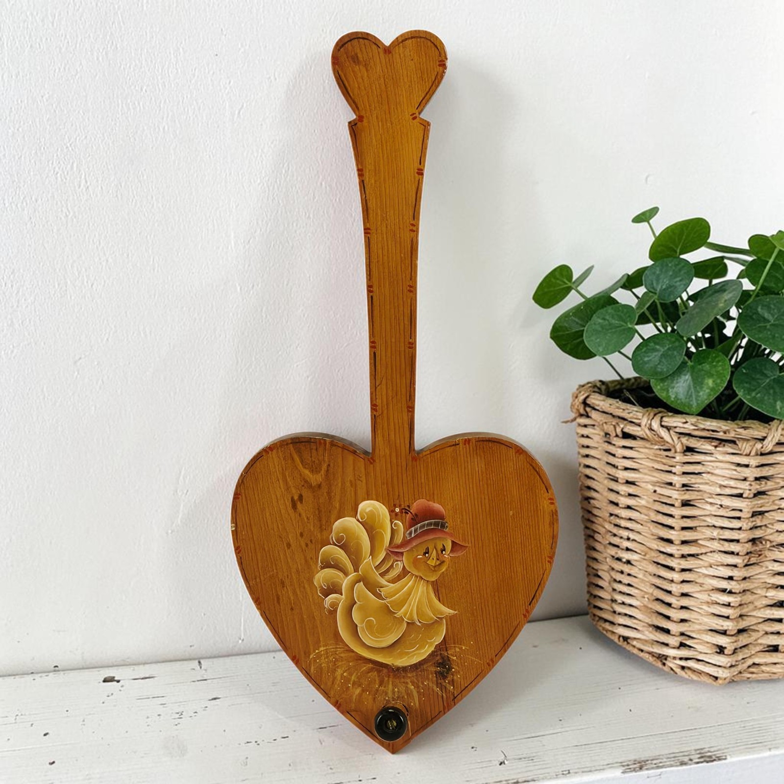 VTG Hand Painted Wood Heart Wall Hanging Hook Chicken Hen On Nest 12