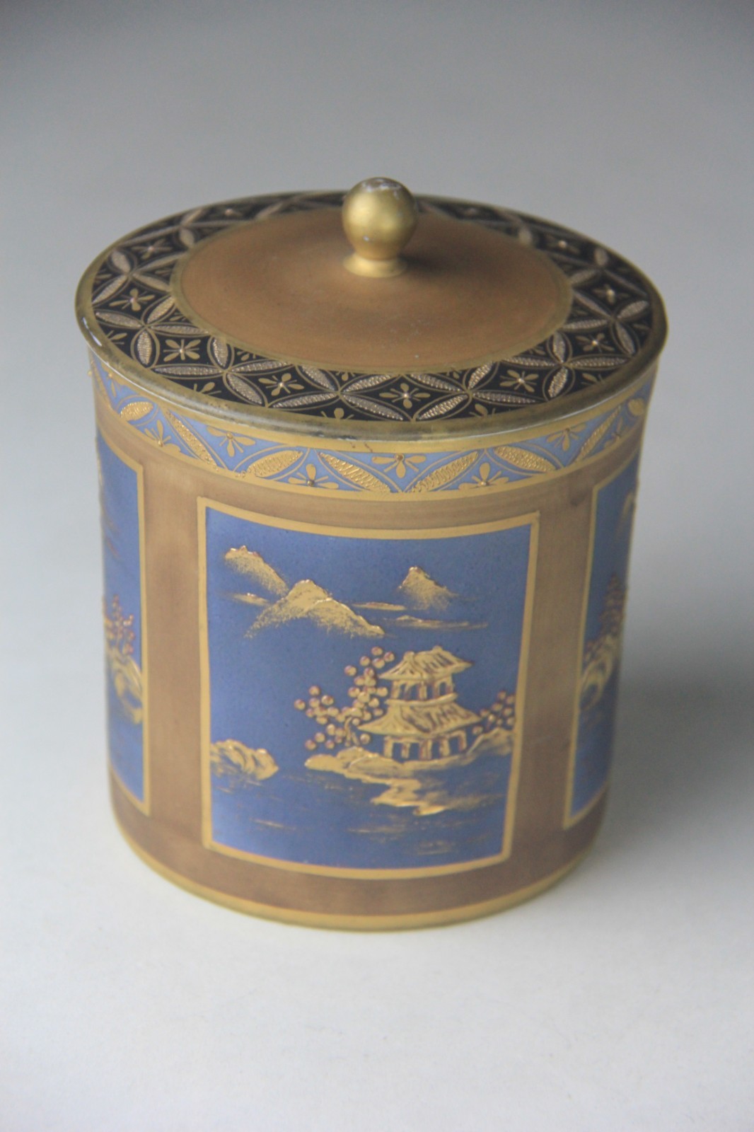 NIPPON HAND PAINTED & GILDED LIDDED VANITY JAR OR CIGARETTE JAR RARE NIPPON HAND PAINTED & GILDED LIDDED VANITY JAR OR CIGARETTE JAR RARE