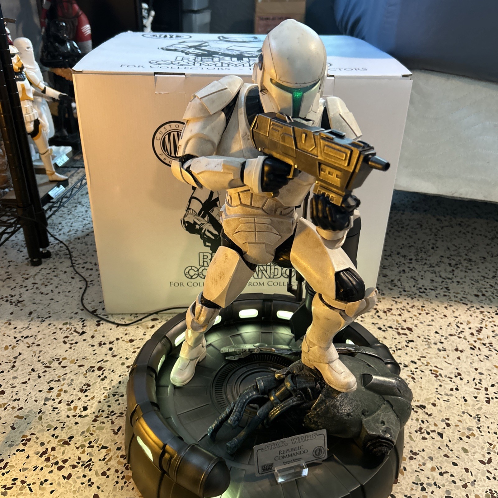 MYC Sculptures Star Wars REPUBLIC COMMANDO 1/4 Statue - USED MYC Sculptures Star Wars REPUBLIC COMMANDO 1/4 Statue - USED