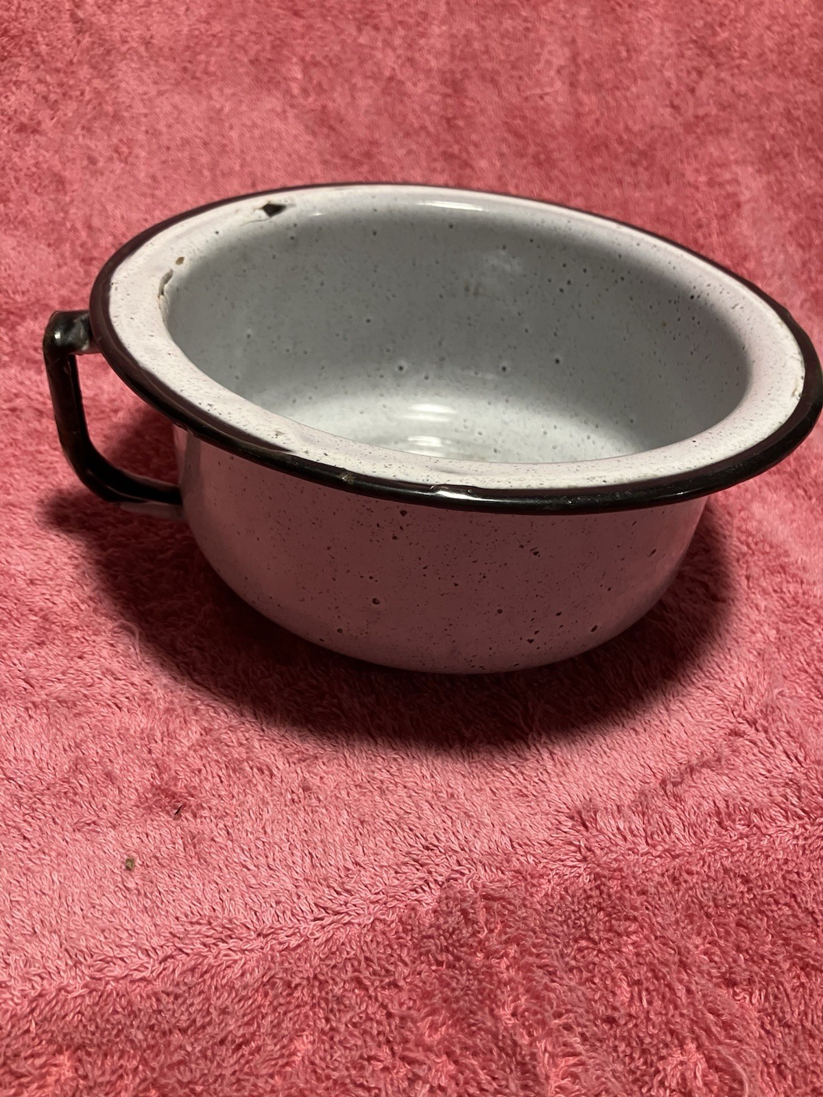 Vintage Graniteware Pot With Handle.