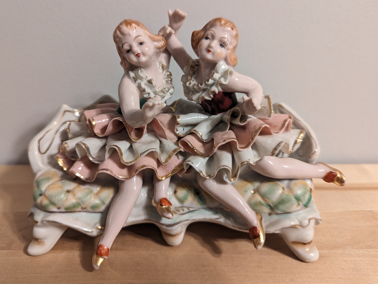 Vintage Thames Japan Porcelain Ballerinas On Sofa Bone China Lace