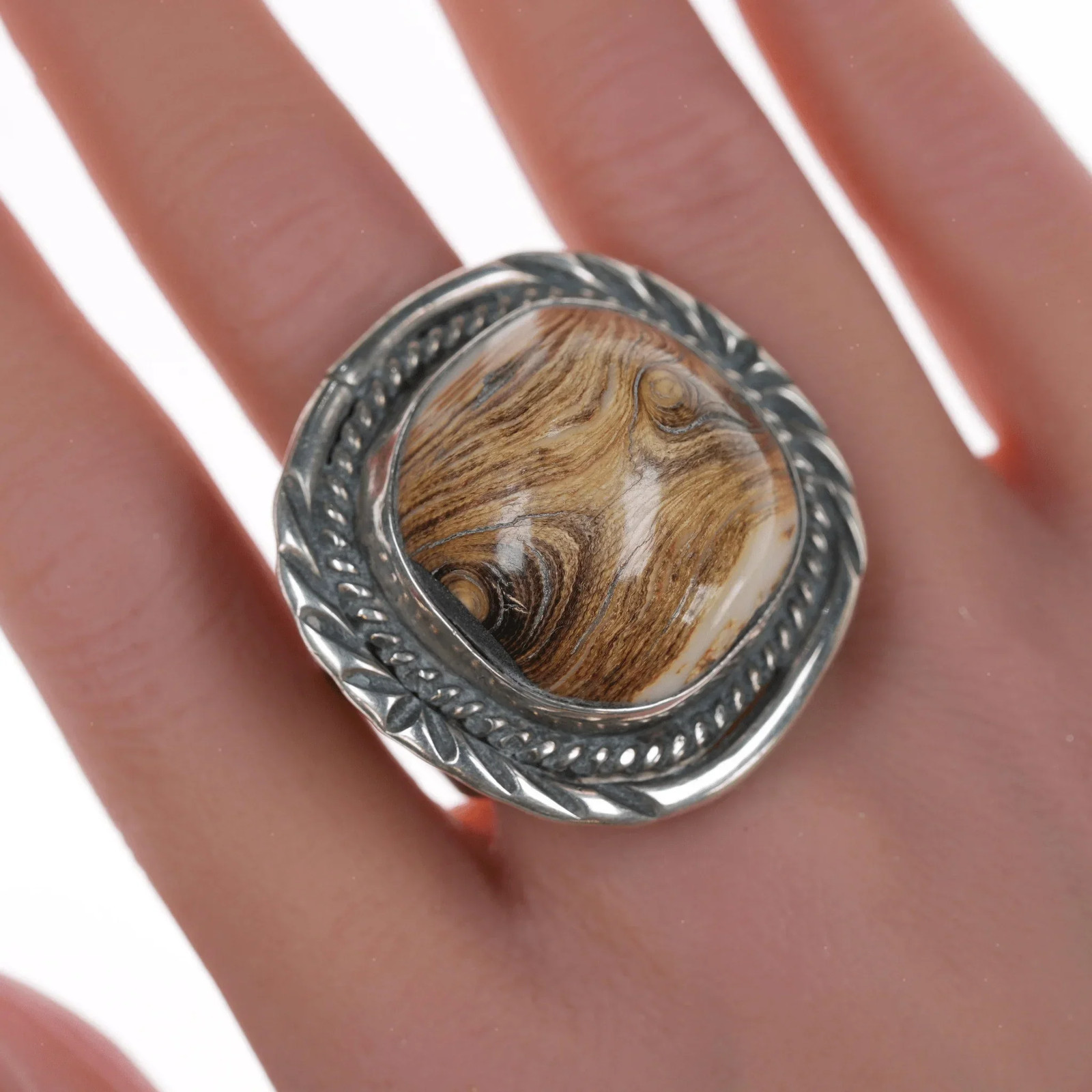sz11 Vintage Navajo sterling silver ring with petrified wood