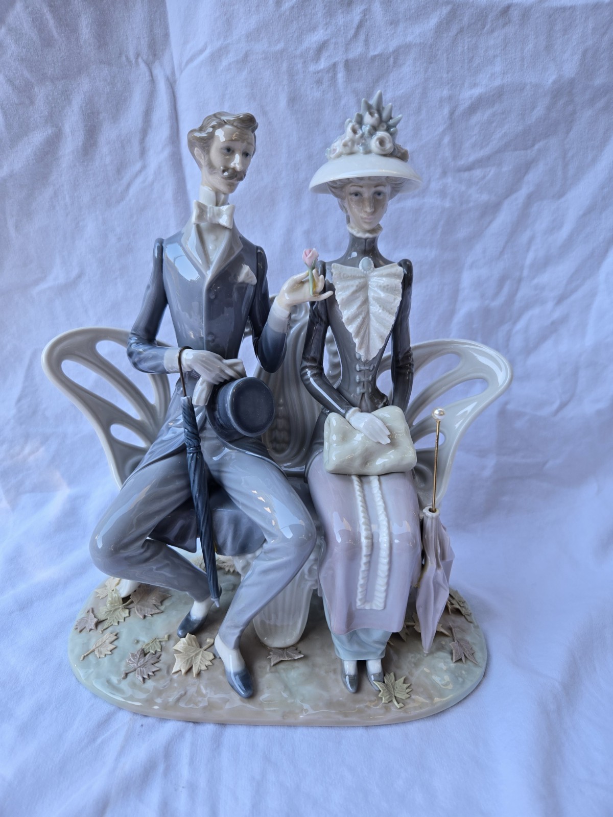 Lladro #1274 Lovers in the Park Porcelain Figurine Retired Spain Vintage