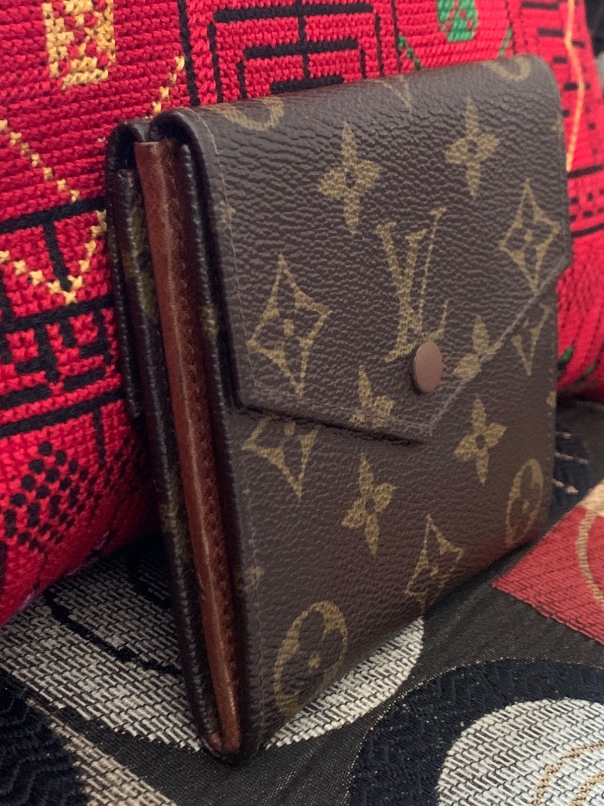 Authentic Louis Vuitton Monogram ELISE Trifold Wallet Authentic Louis Vuitton Monogram ELISE Trifold Wallet