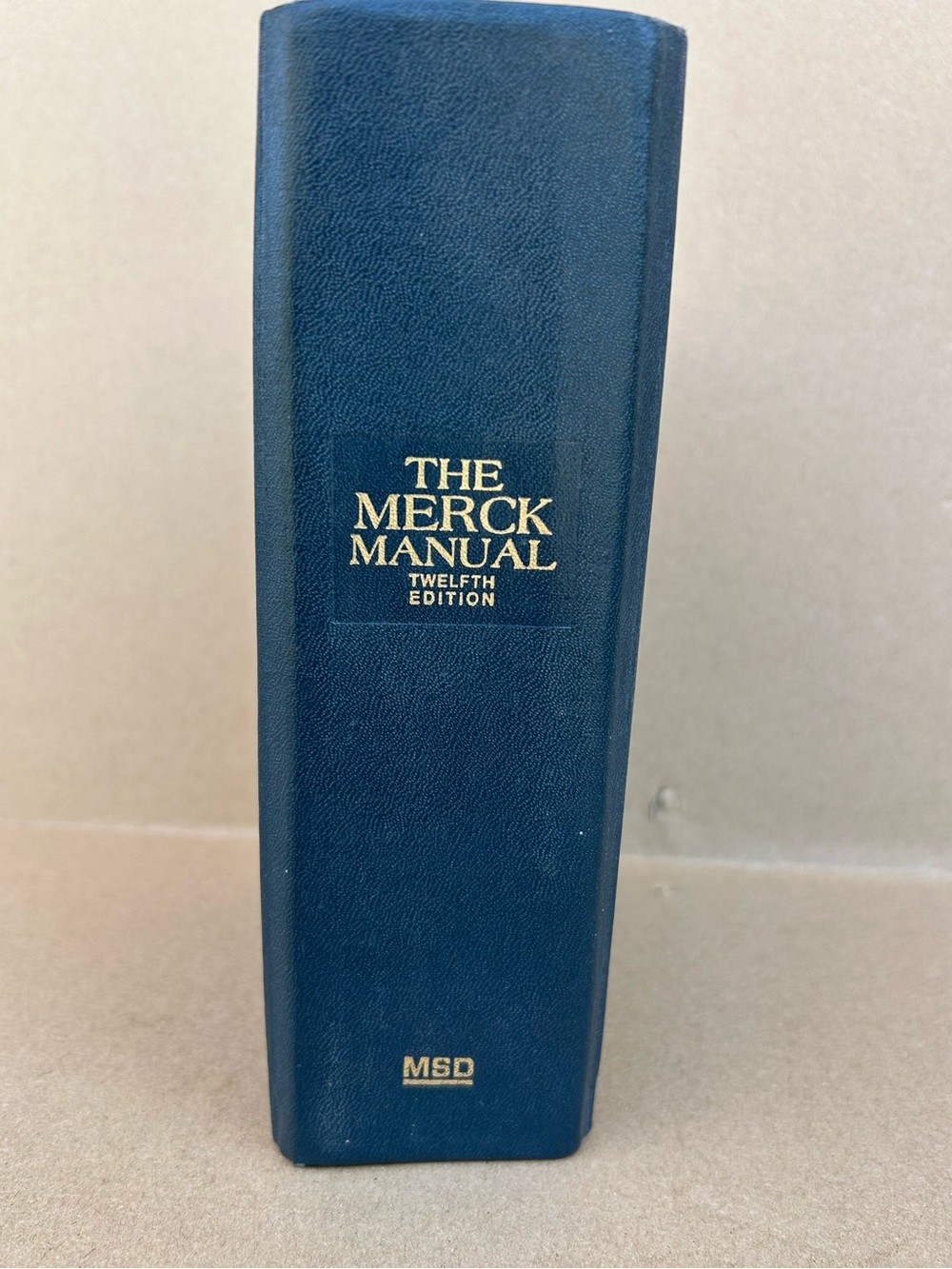 Vintage The Merck Manual Diagnosis & Therapy 1972 12th Ed Book Black HC Tabs