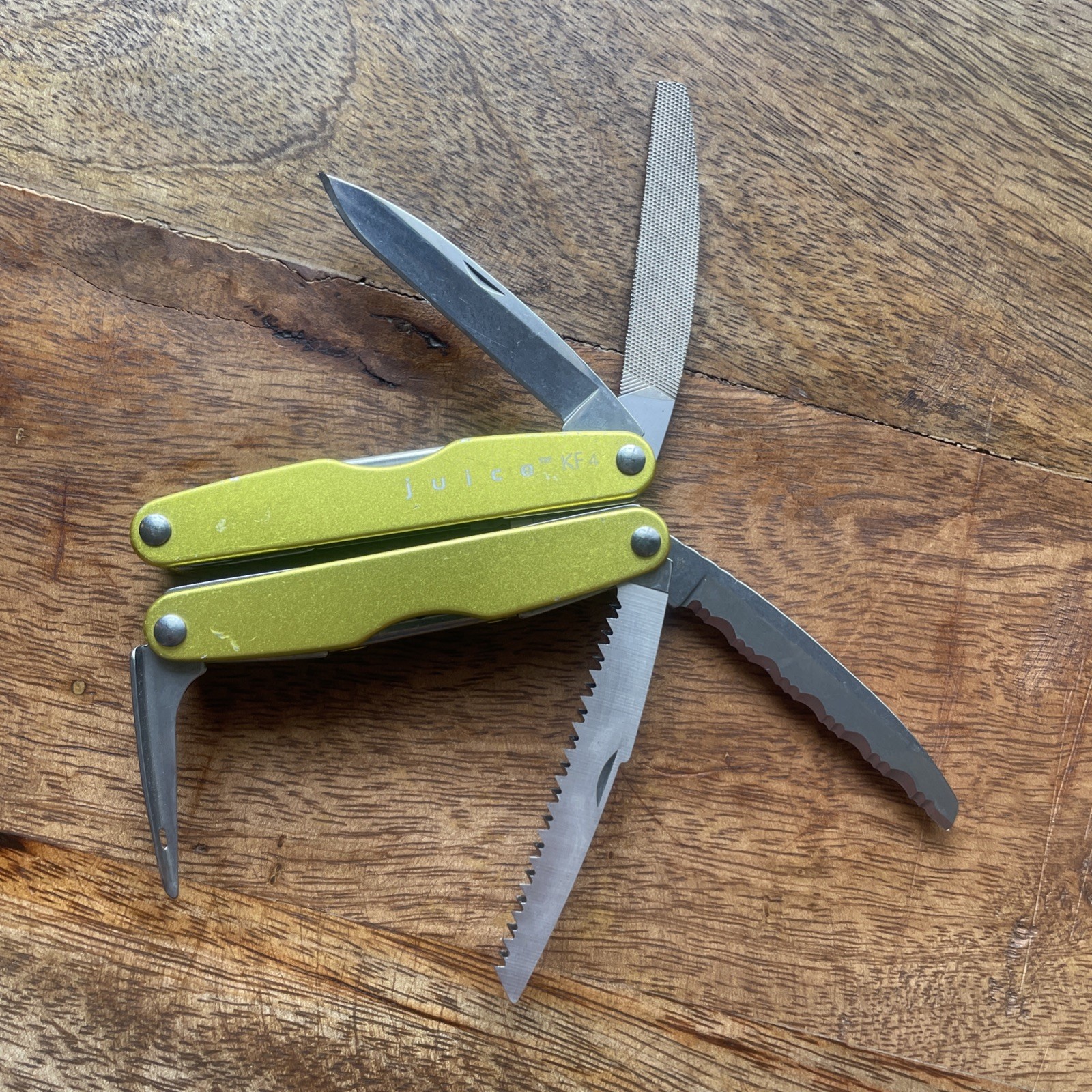 Leatherman Juice KF4 Multitool Solar Yellow Fish Camp Hike EDC Rare Discontinued