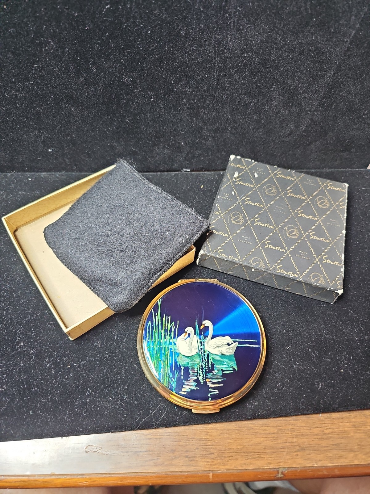 Vintage Enameled Swimming Swans Design Stratton Compact UNUSED With Bag/Box